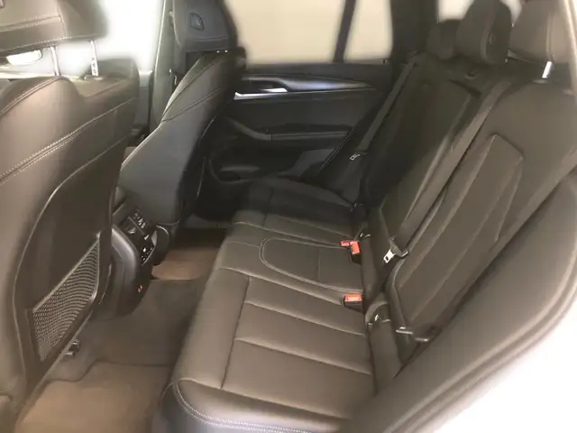 BMW X3 view 6