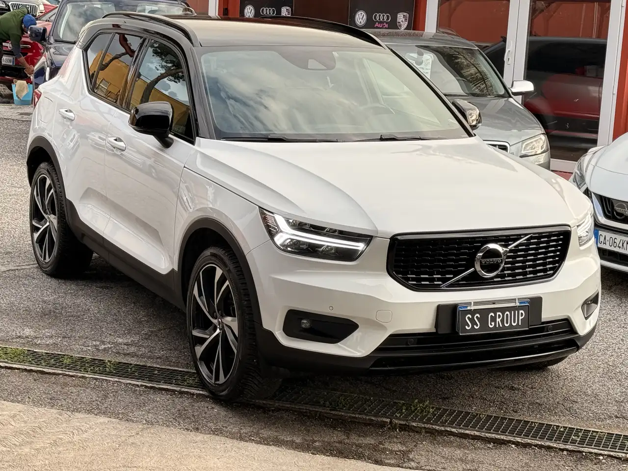 Volvo XC40 2.0 d4 R-design awd geartronic-unipro-rate-
