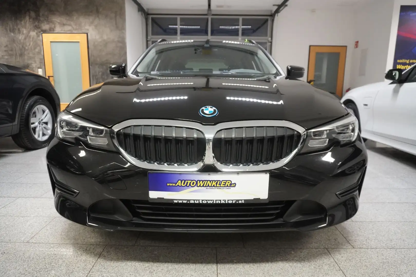 BMW 330 e PHEV xDrive Touring Aut. ACC/LED/Nav Noir - 2