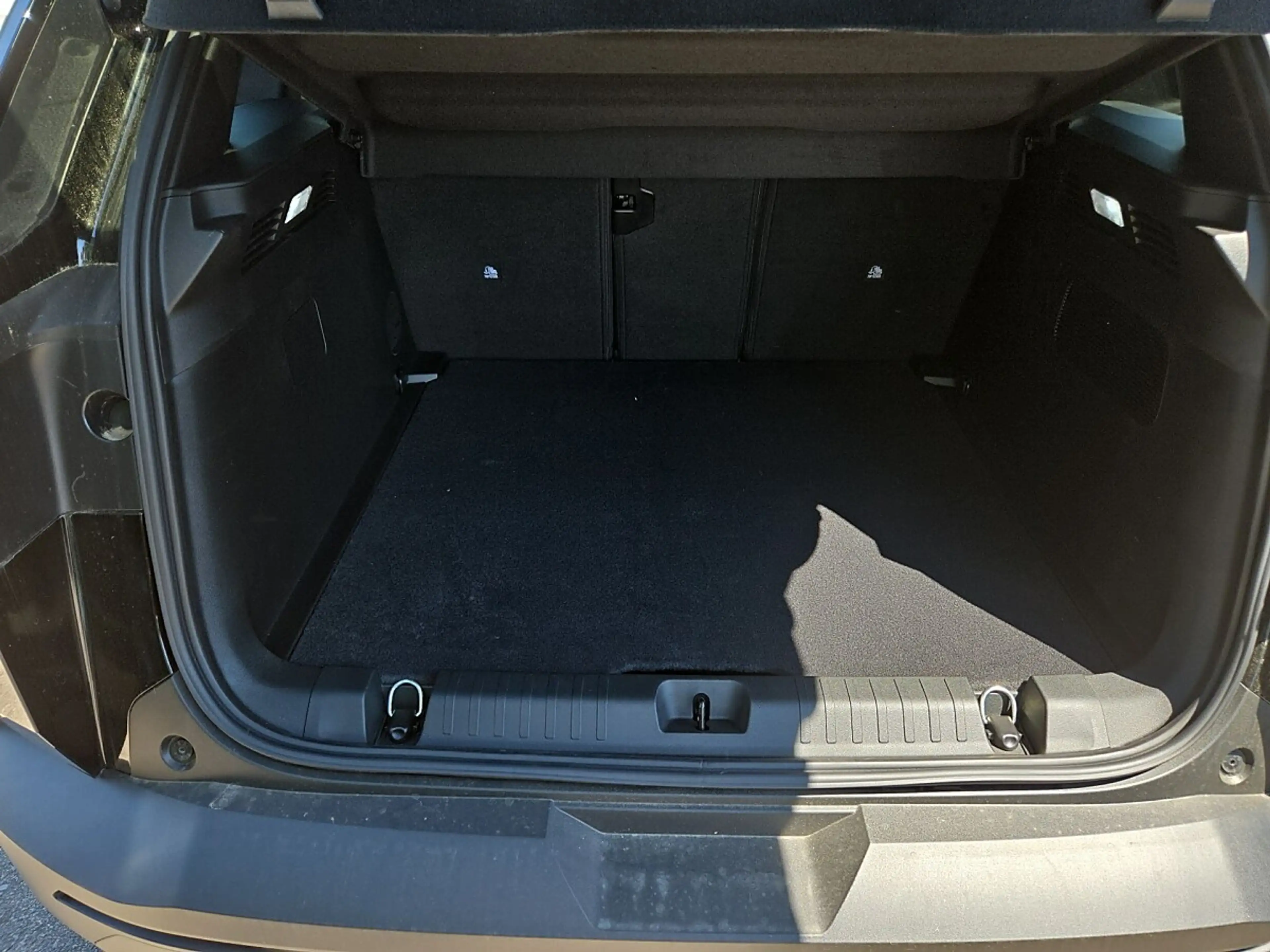 Jeep Compass 1.2 e-Hybrid First Edition e-DCT6 — photo 9