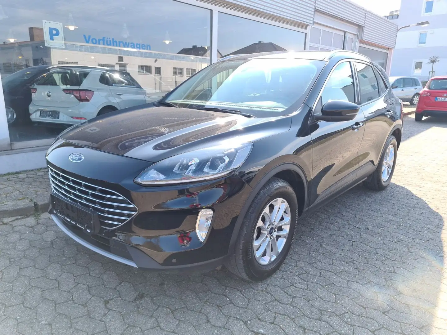 Ford Kuga Titanium *AHK*ALU*Navigation*Kamera* Schwarz - 1