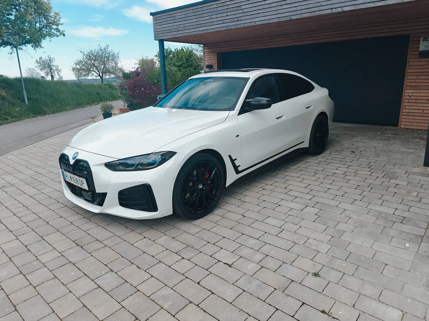 BMW i4 i4 Gran Coupe xDrive M50 80,7kWh Weiß - 1