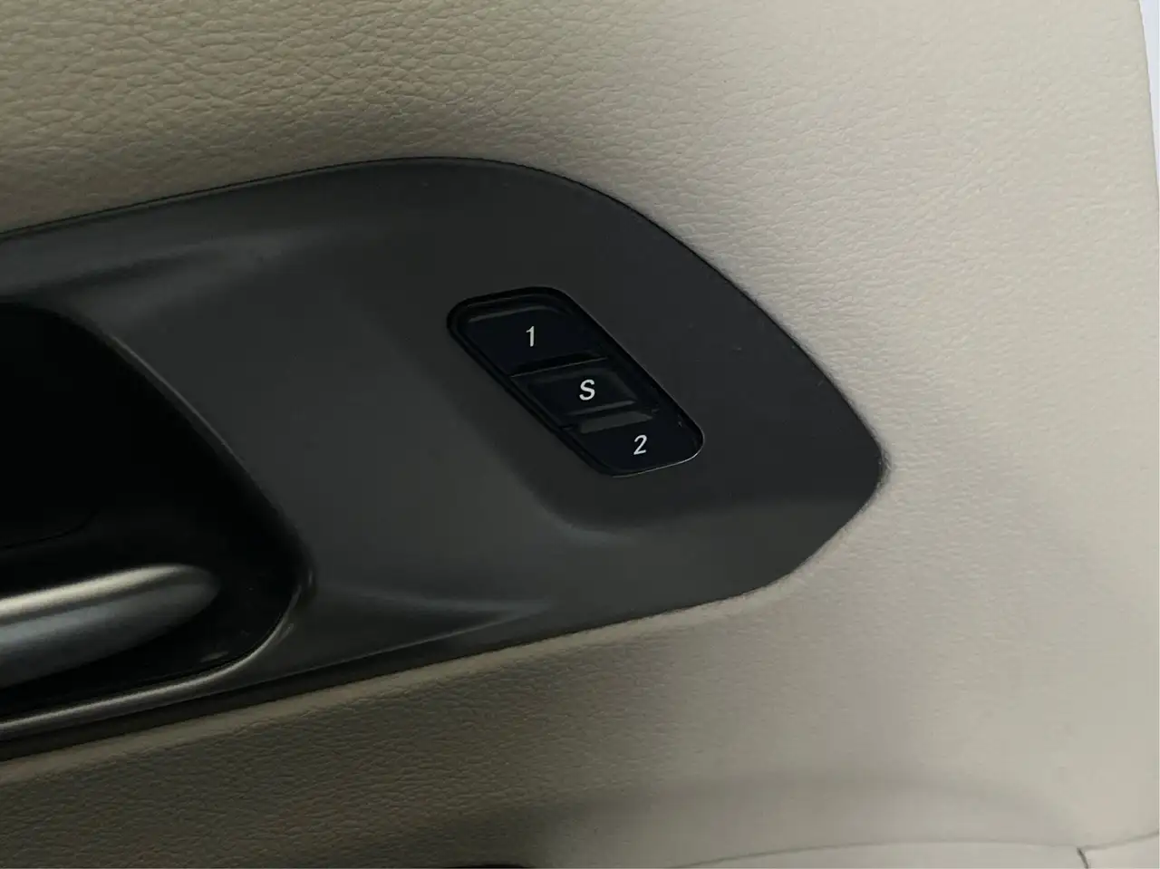 Chrysler Pacifica photo Chrysler Pacifica