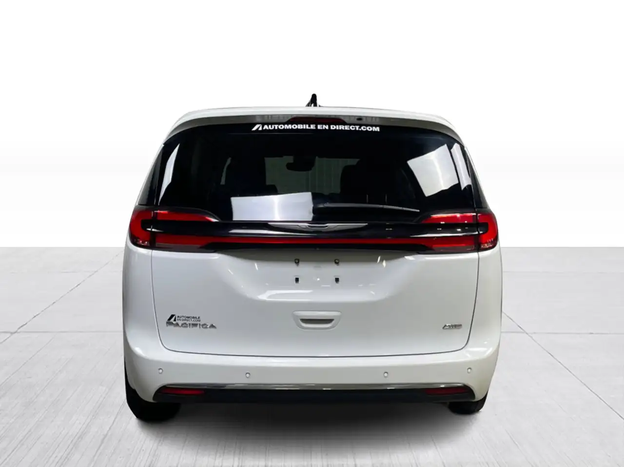 Chrysler Pacifica photo Chrysler Pacifica