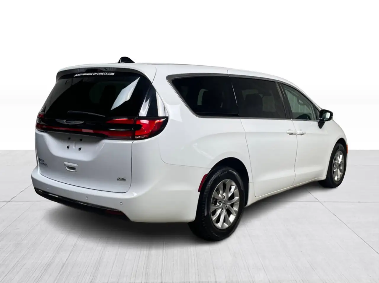 Chrysler Pacifica photo Chrysler Pacifica