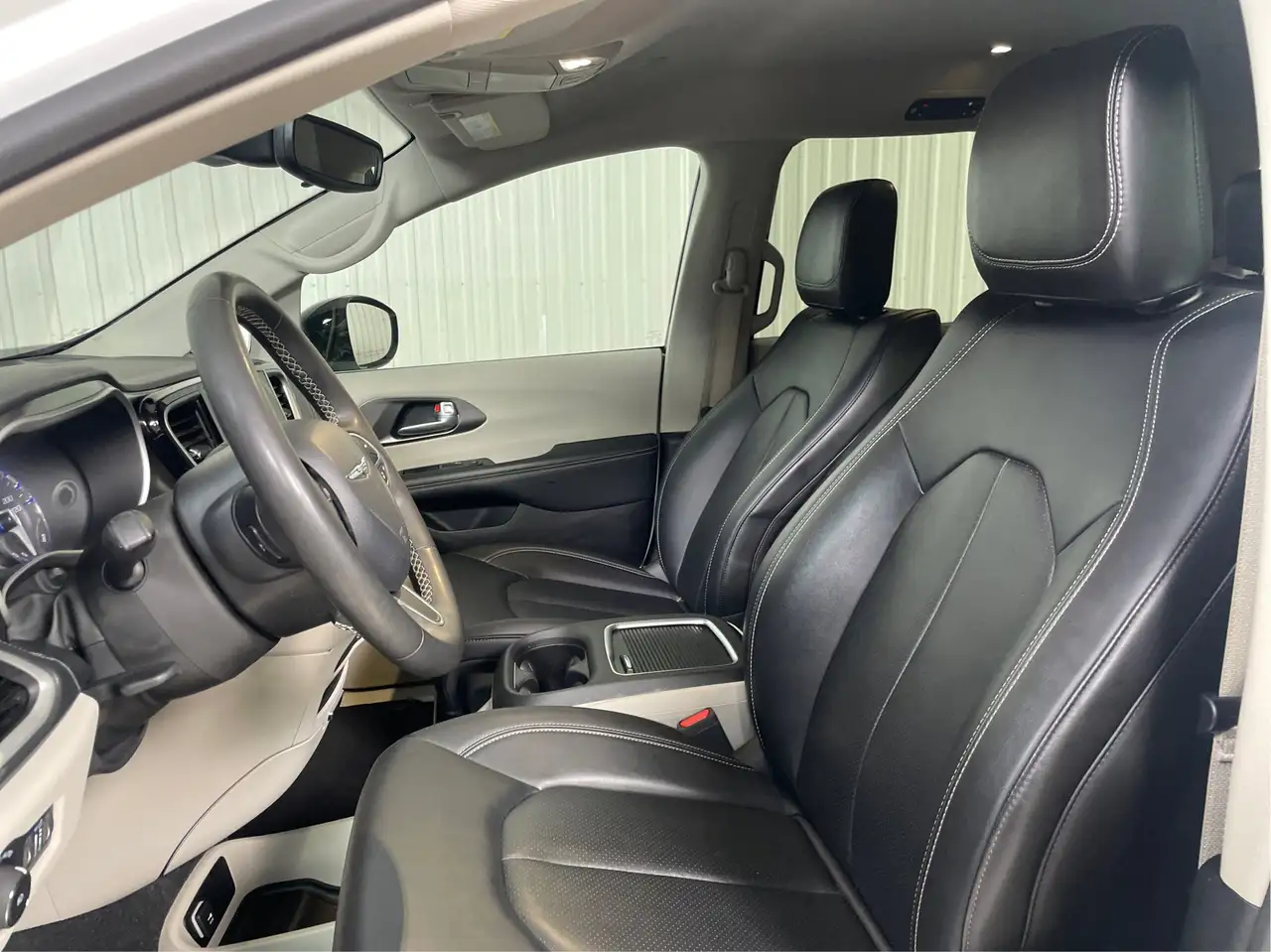 Chrysler Pacifica photo Chrysler Pacifica