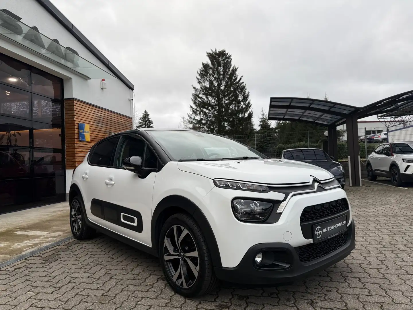 Citroen C3 Shine Pack Navi/Automatik/SHZ Weiß - 2