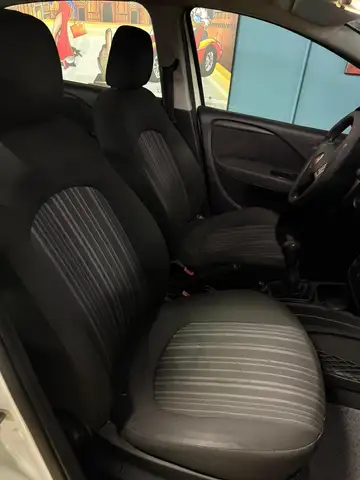 Fiat Punto Evo view 9