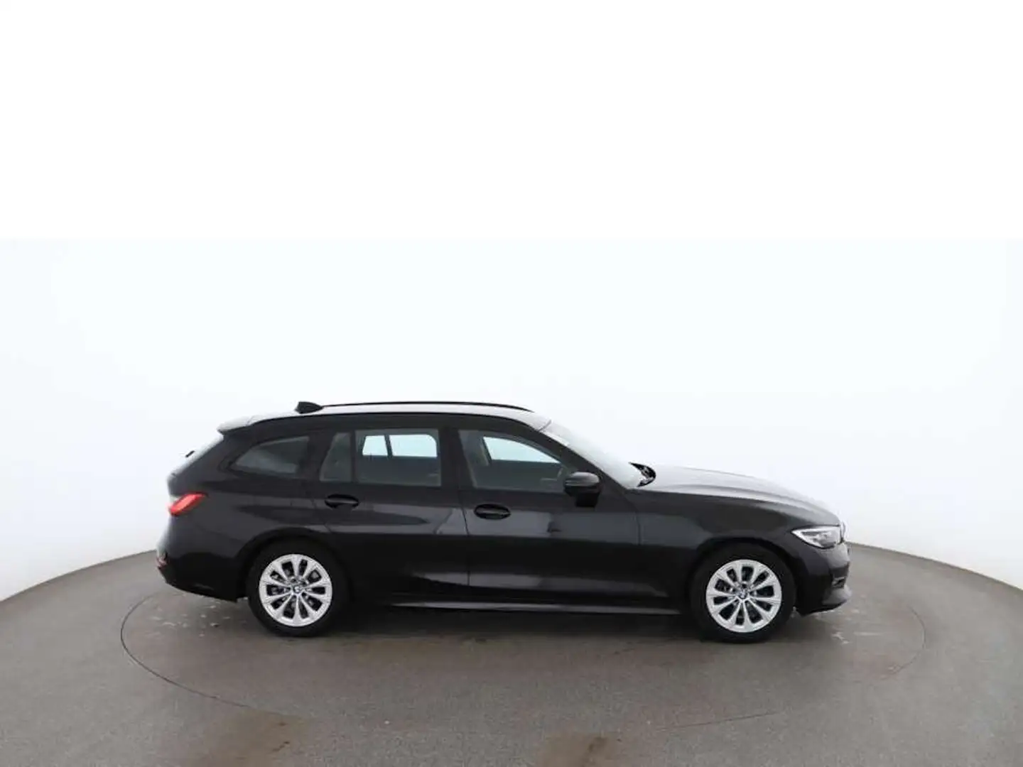 BMW 318 d Touring Advantage Aut LED NAVI SITZHZG TEMP Black - 2