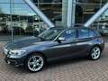 BMW 125 BMW f20 1-Serie 2.0 125I 5DR 2015 Grijs 218pk Šedá - thumbnail 1