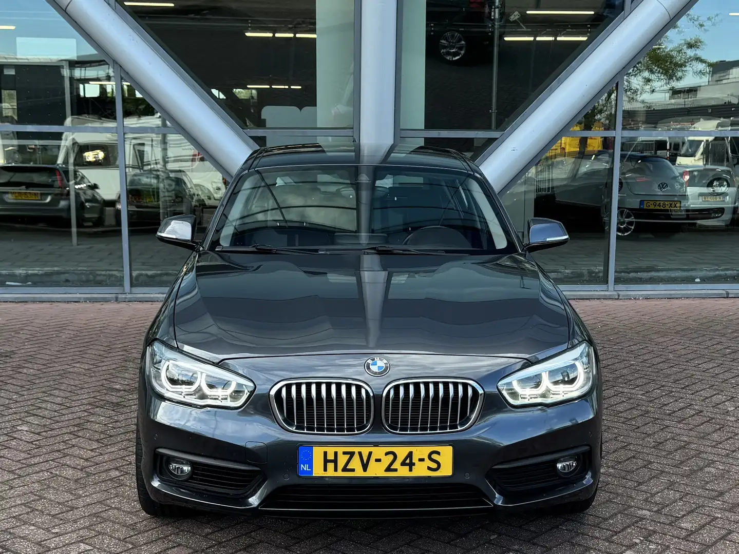 BMW 125 BMW f20 1-Serie 2.0 125I 5DR 2015 Grijs 218pk Grijs - 2