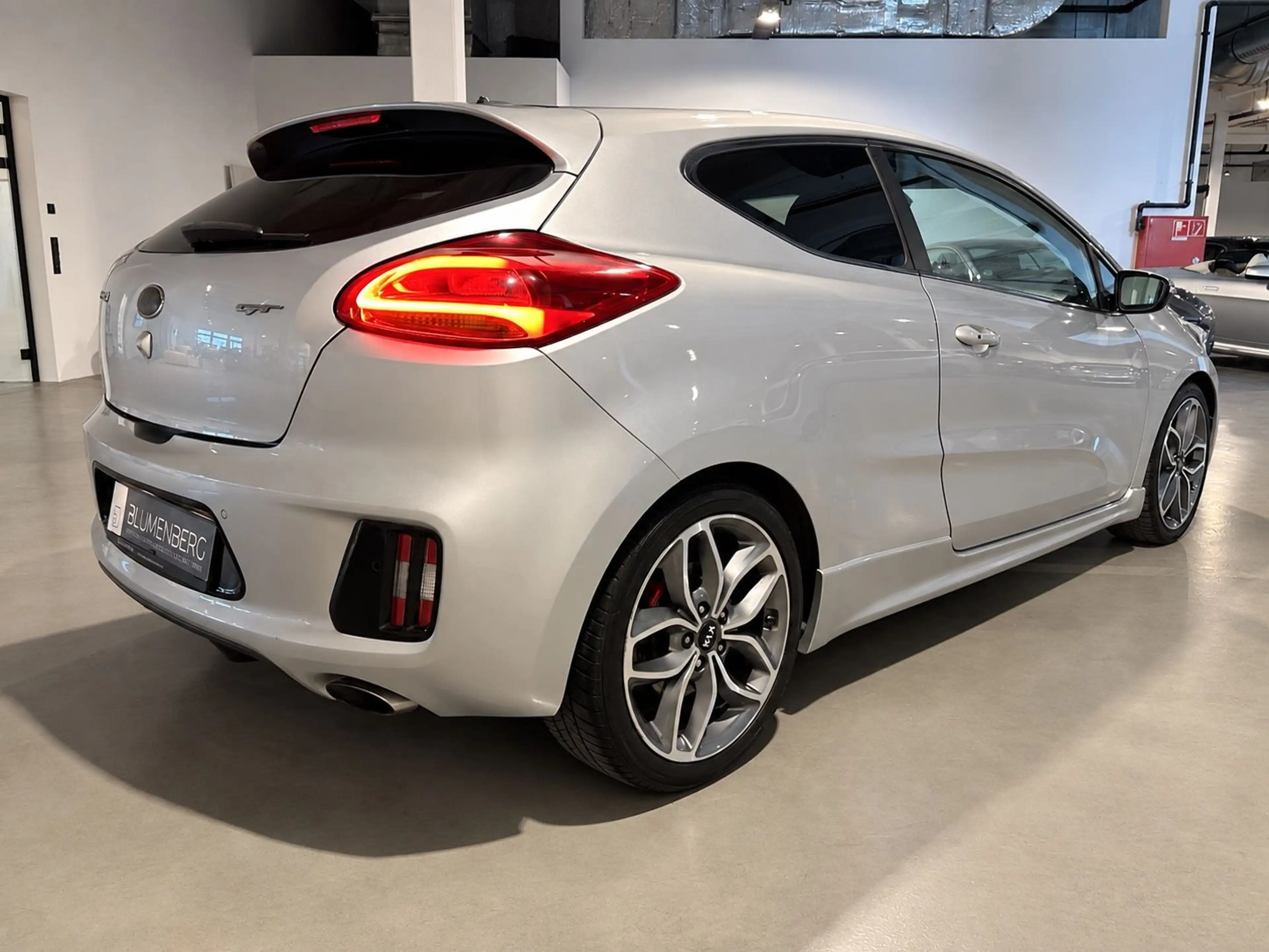 Kia ProCeed / pro_cee'd GT-Track*Pano,Navi,Tempomat* — photo 2