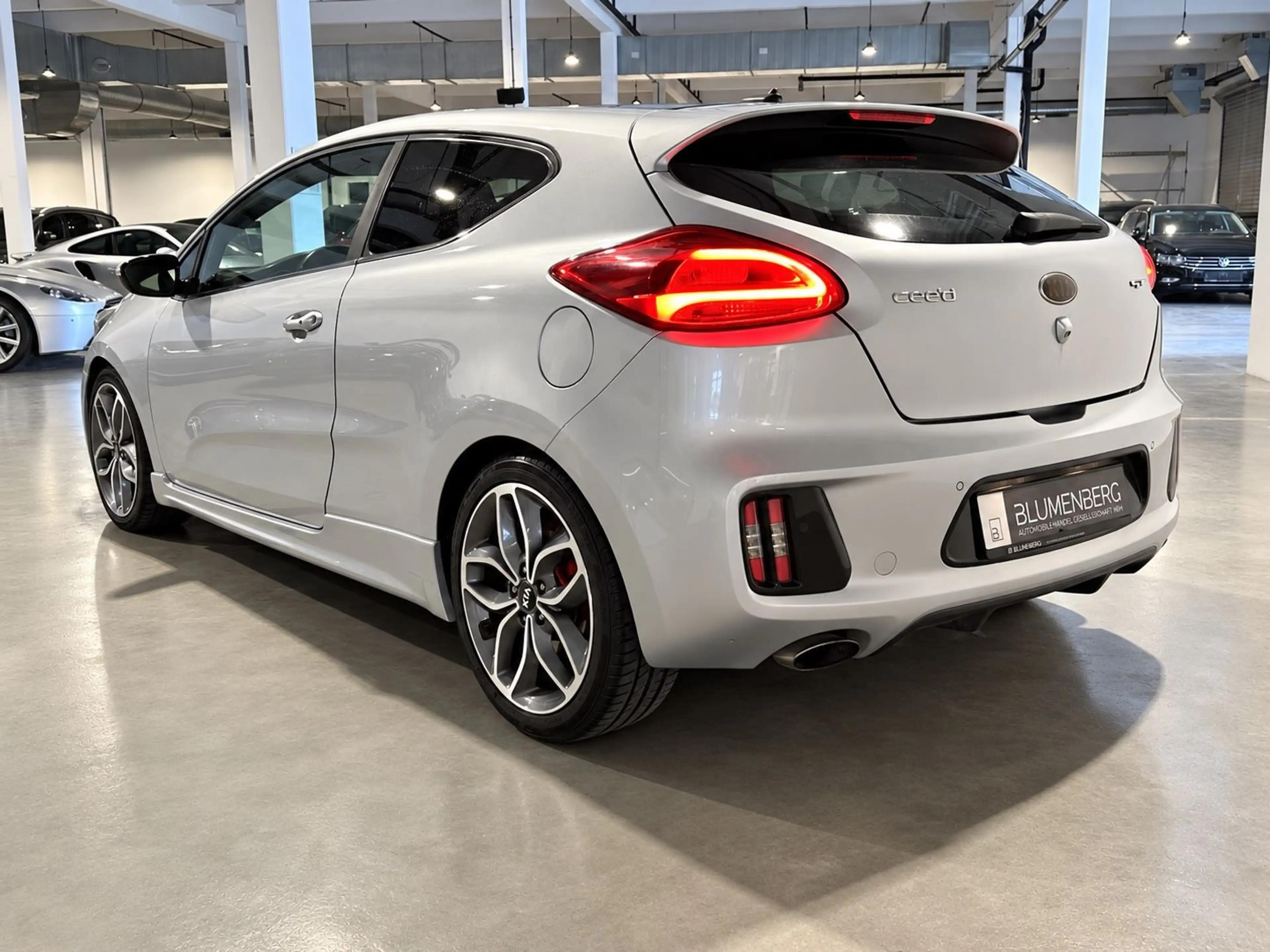 Kia ProCeed / pro_cee'd GT-Track*Pano,Navi,Tempomat* — photo 3