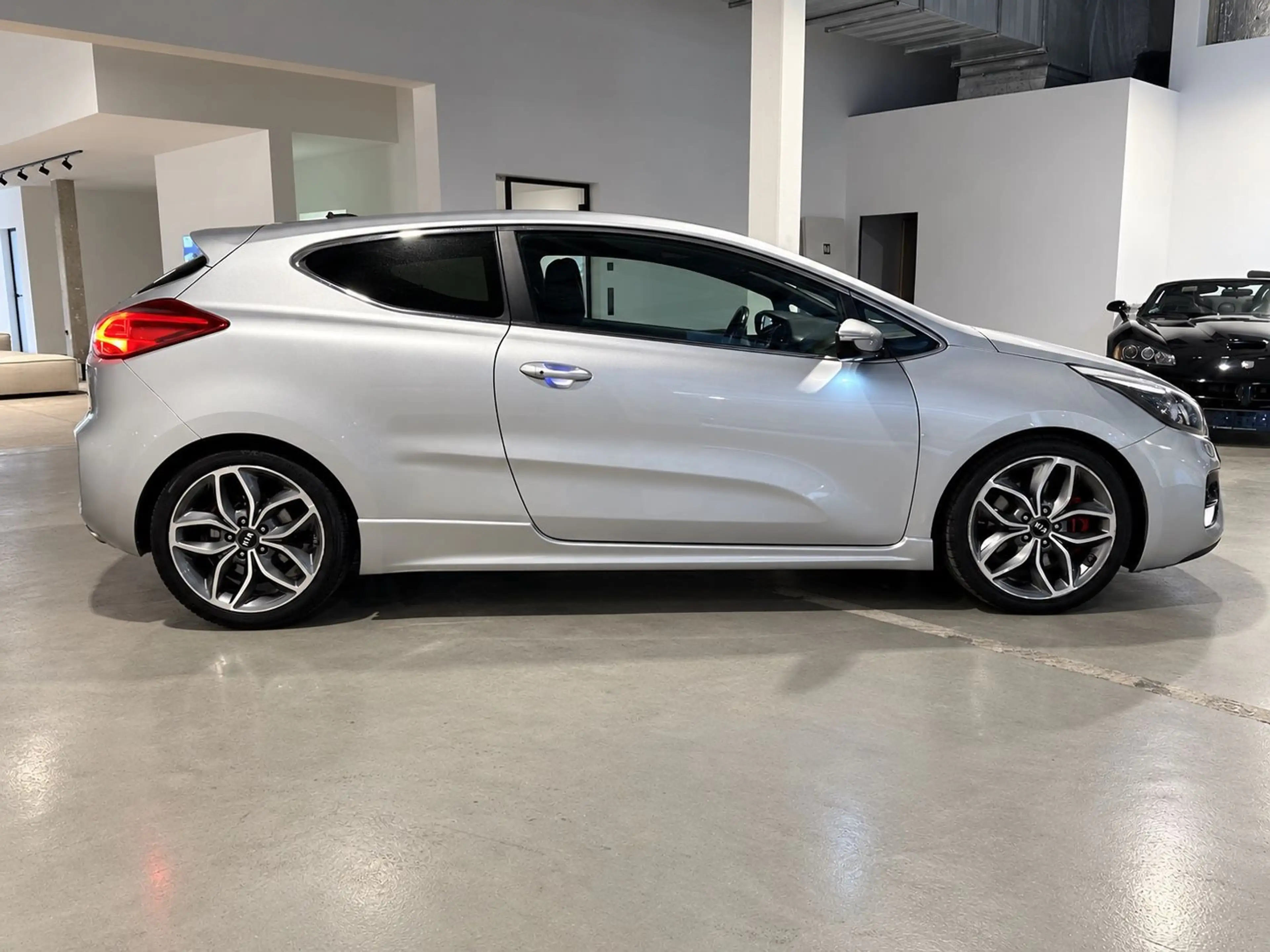 Kia ProCeed / pro_cee'd GT-Track*Pano,Navi,Tempomat* — photo 5