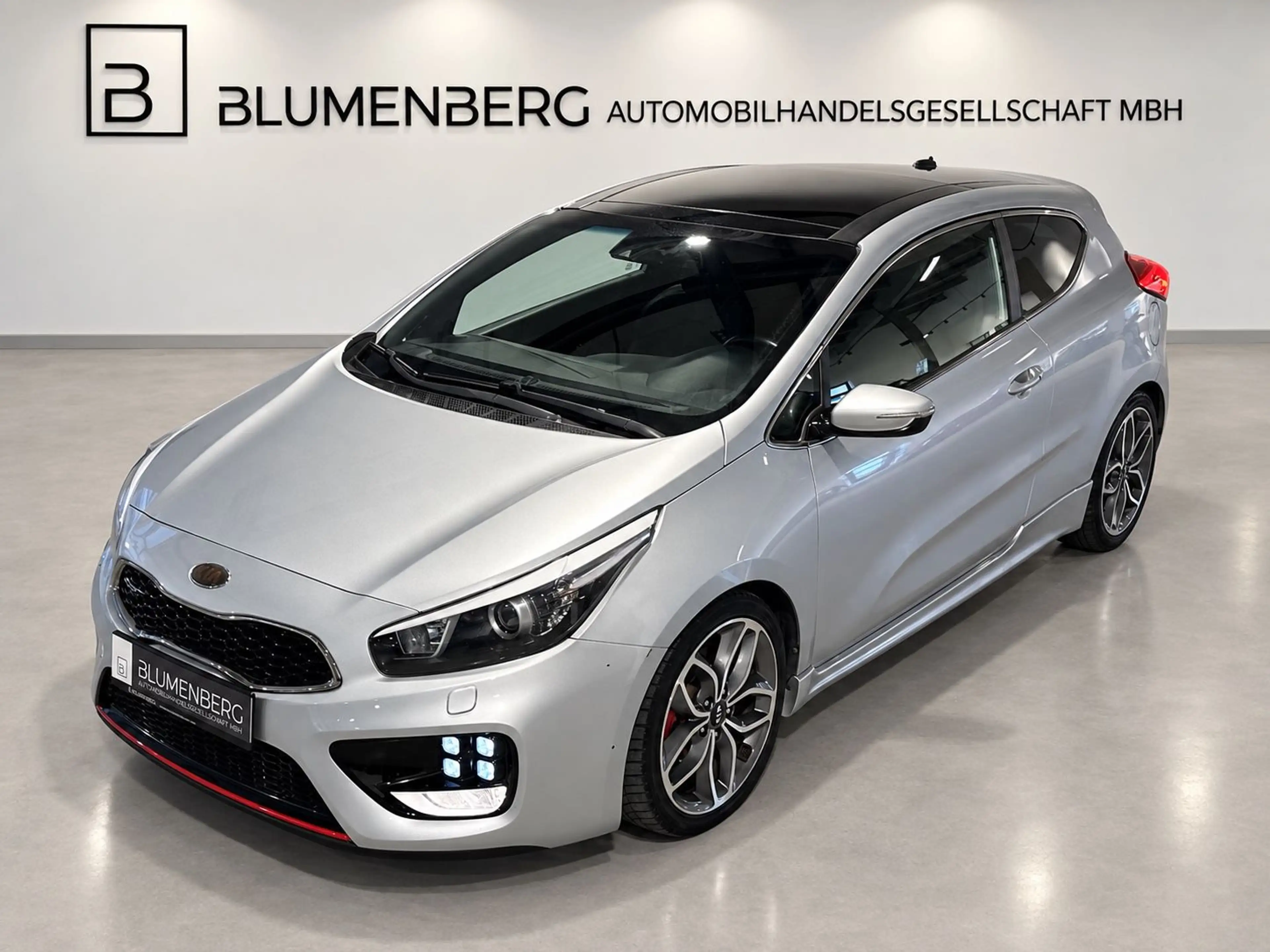 Kia ProCeed / pro_cee'd GT-Track*Pano,Navi,Tempomat* — photo 4