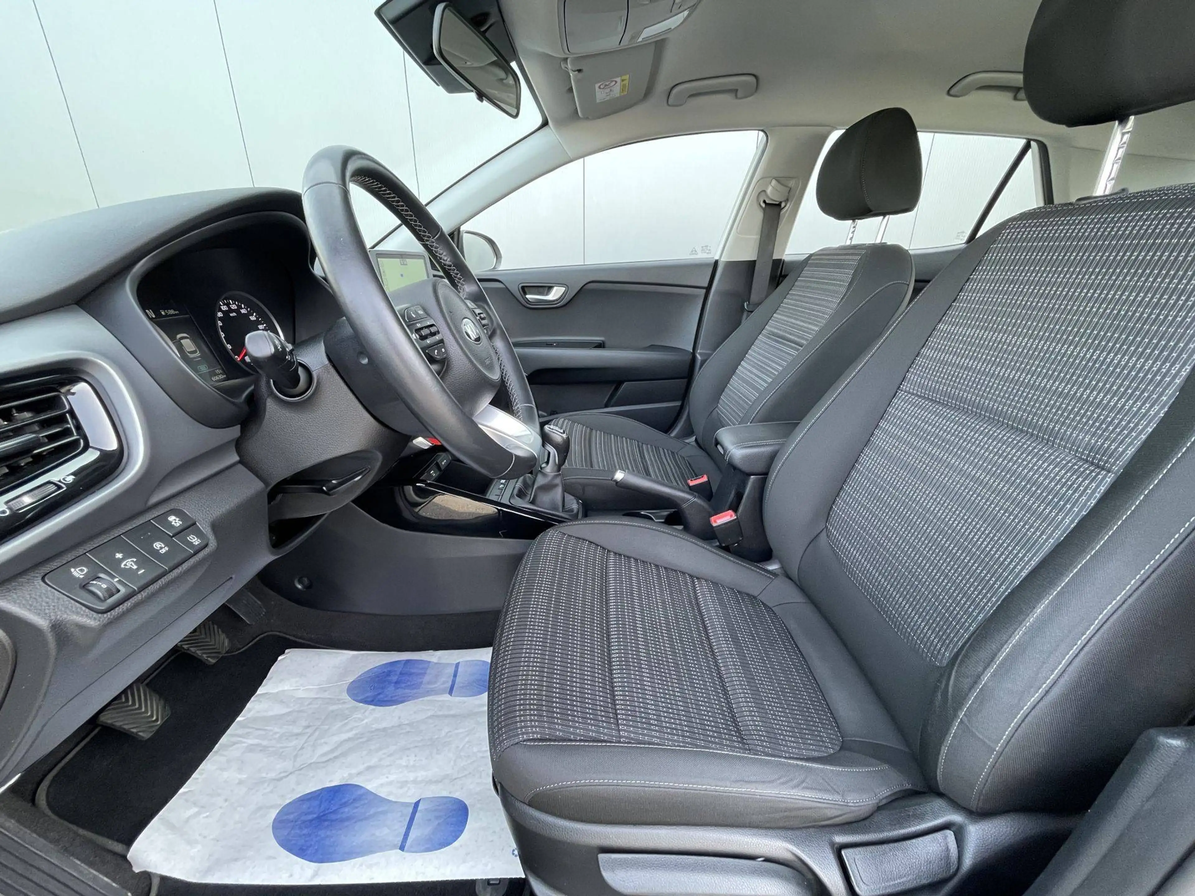 Kia Stonic 1.0 T-GDI DYNAMICLINE — photo 12