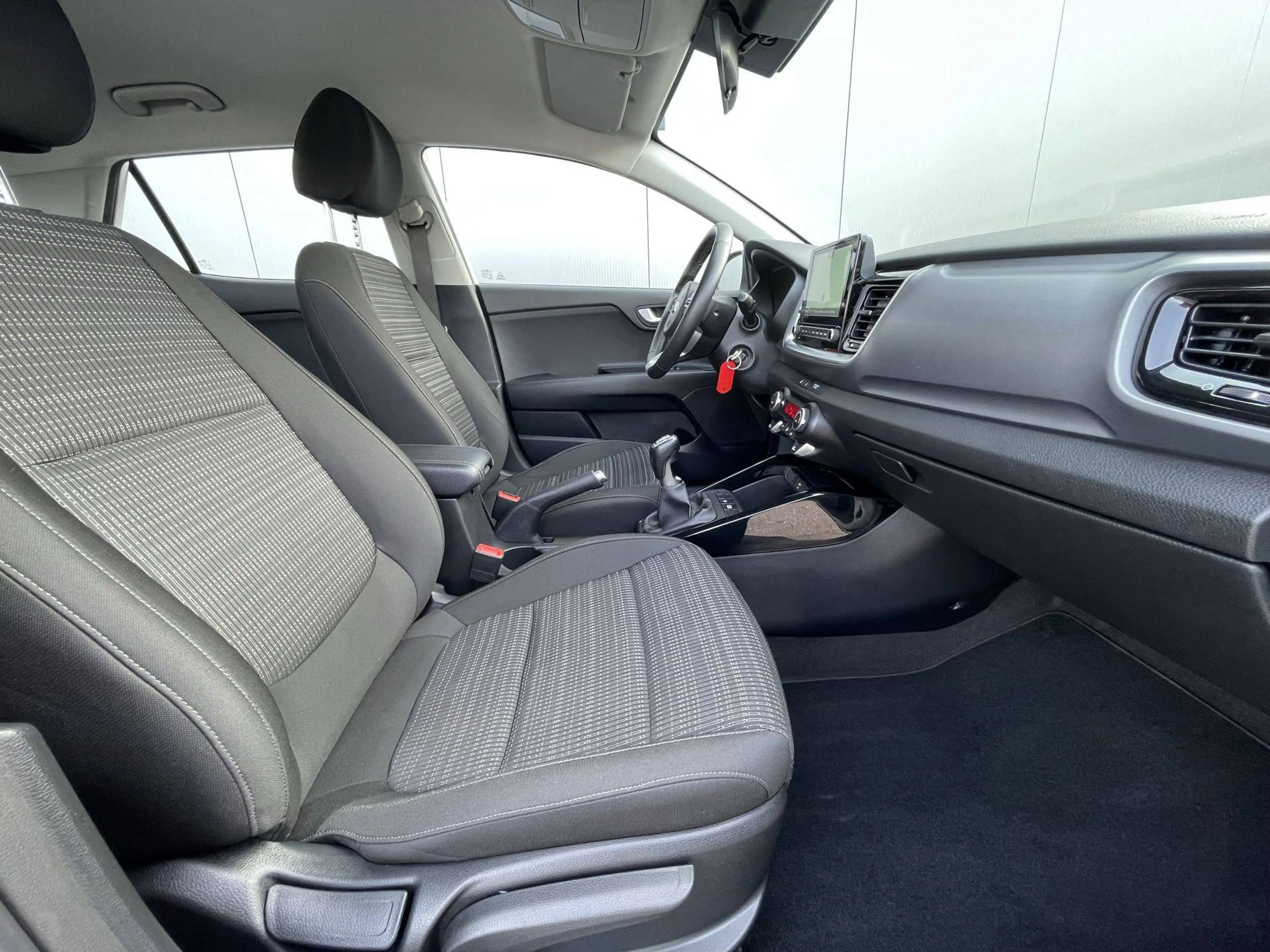 Kia Stonic 1.0 T-GDI DYNAMICLINE — photo 14