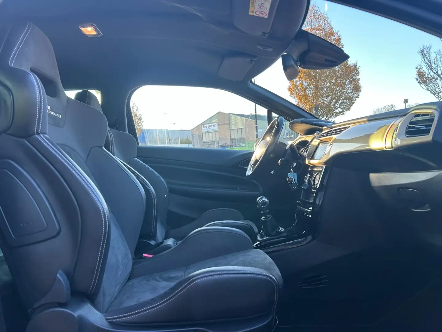 DS Automobiles DS 3 1.6 THP Performance Black Special NAV|CAM|Cruise|N Schwarz - 2
