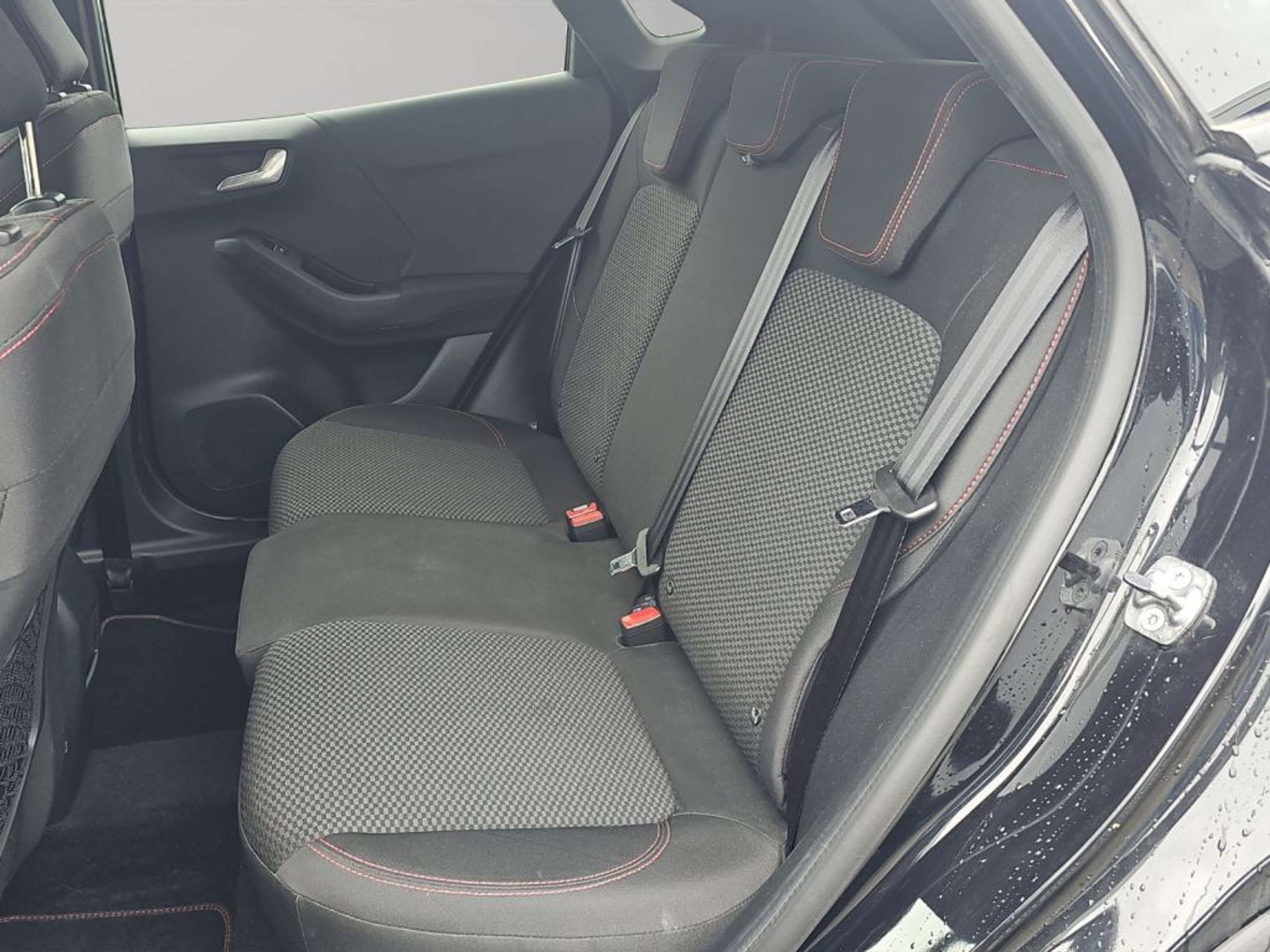 Fahrzeugabbildung Ford Puma 1.0 Hybrid ST-LINE DESIGN *AHK*NAVI*PDC* - mit KI generiert/bearbeitet