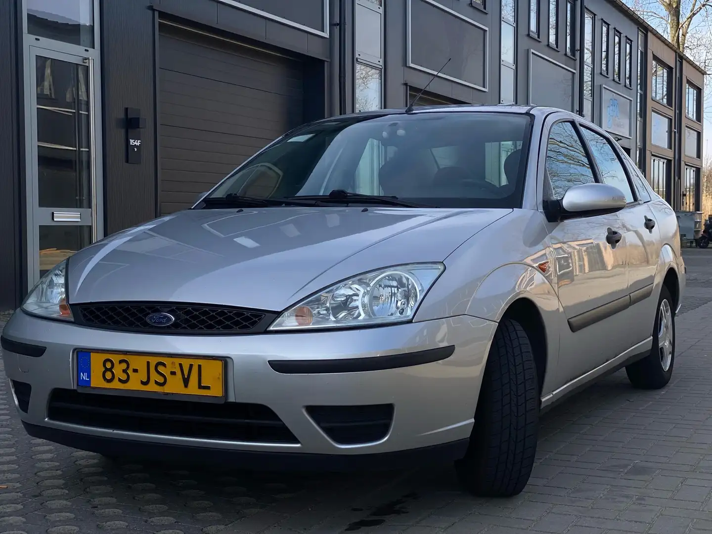 Ford Focus 1.4-16V Cool Edition Grijs - 1