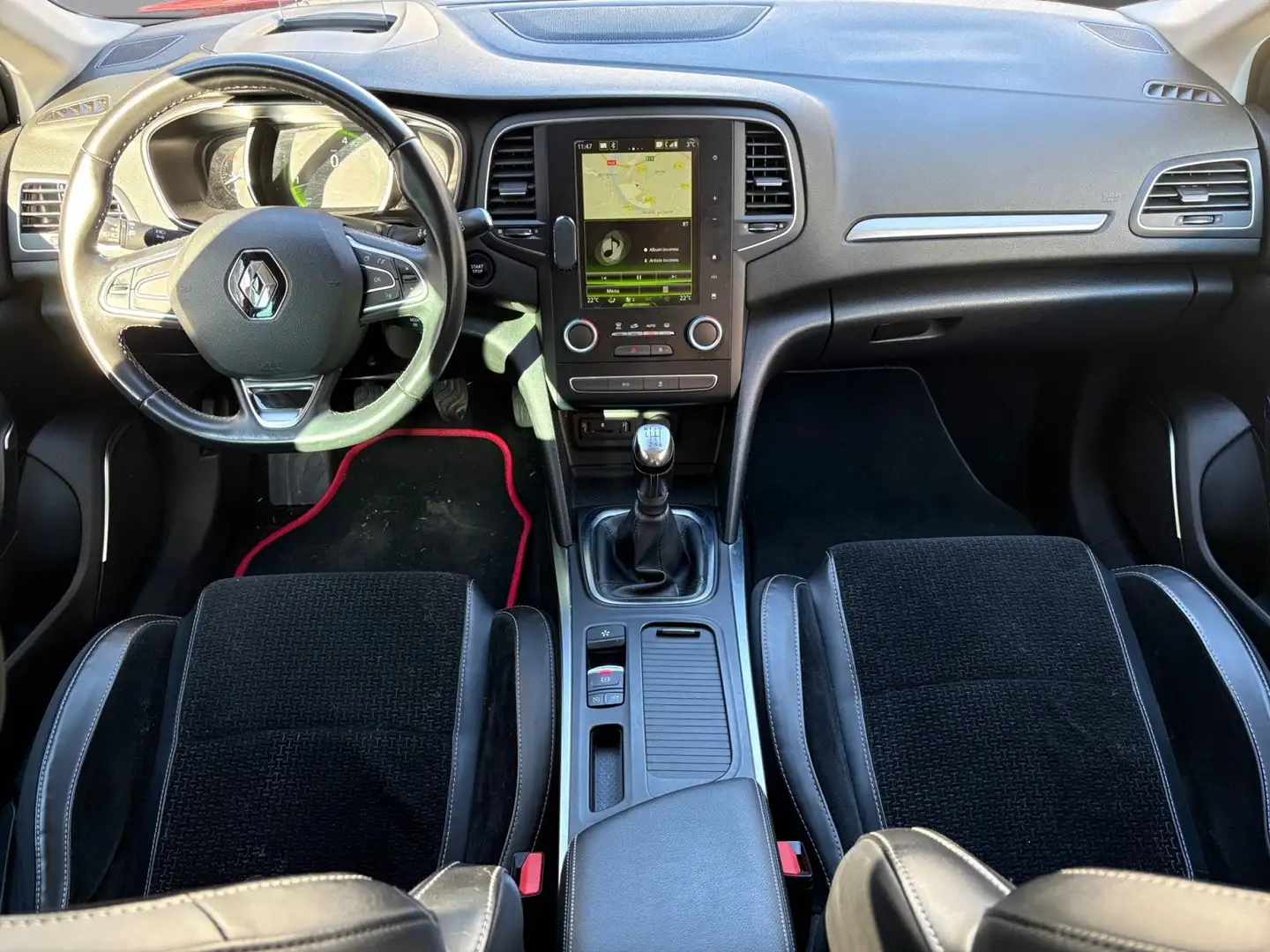 Renault Megane Mégane IV Berline TCe 130 Energy Intens Rouge - 2