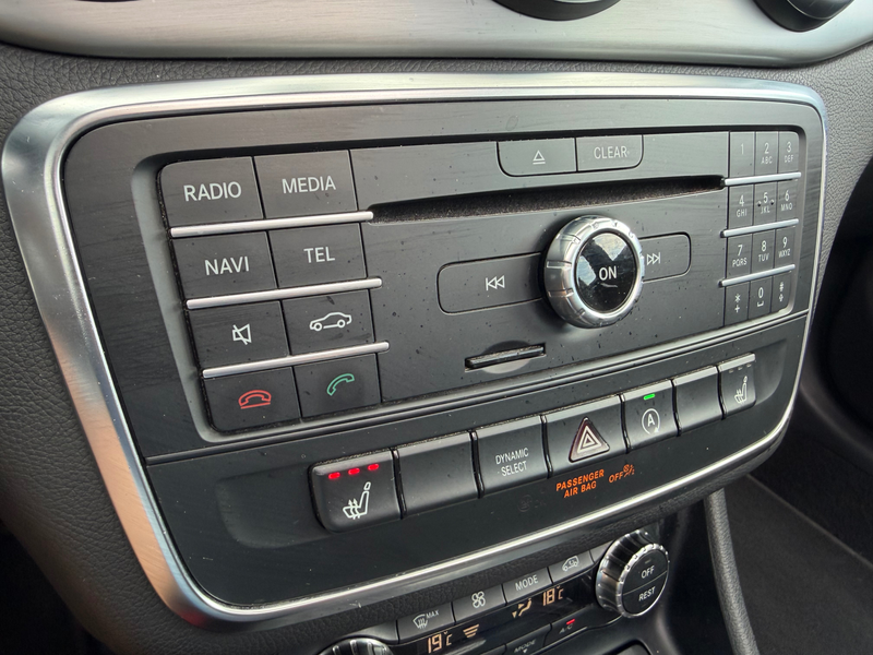 Mercedes-Benz CLA 200 200 d Shooting Break - Automatique - Pack AMG - Toit Pano — photo 12