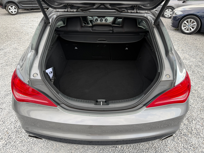 Mercedes-Benz CLA 200 200 d Shooting Break - Automatique - Pack AMG - Toit Pano — photo 10