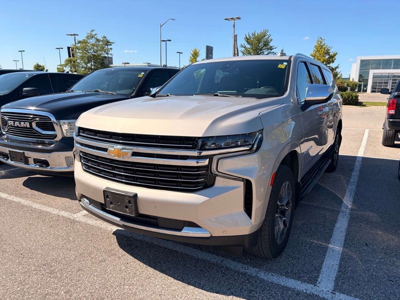 2022 Chevrolet Suburban 4WD 4dr LT
