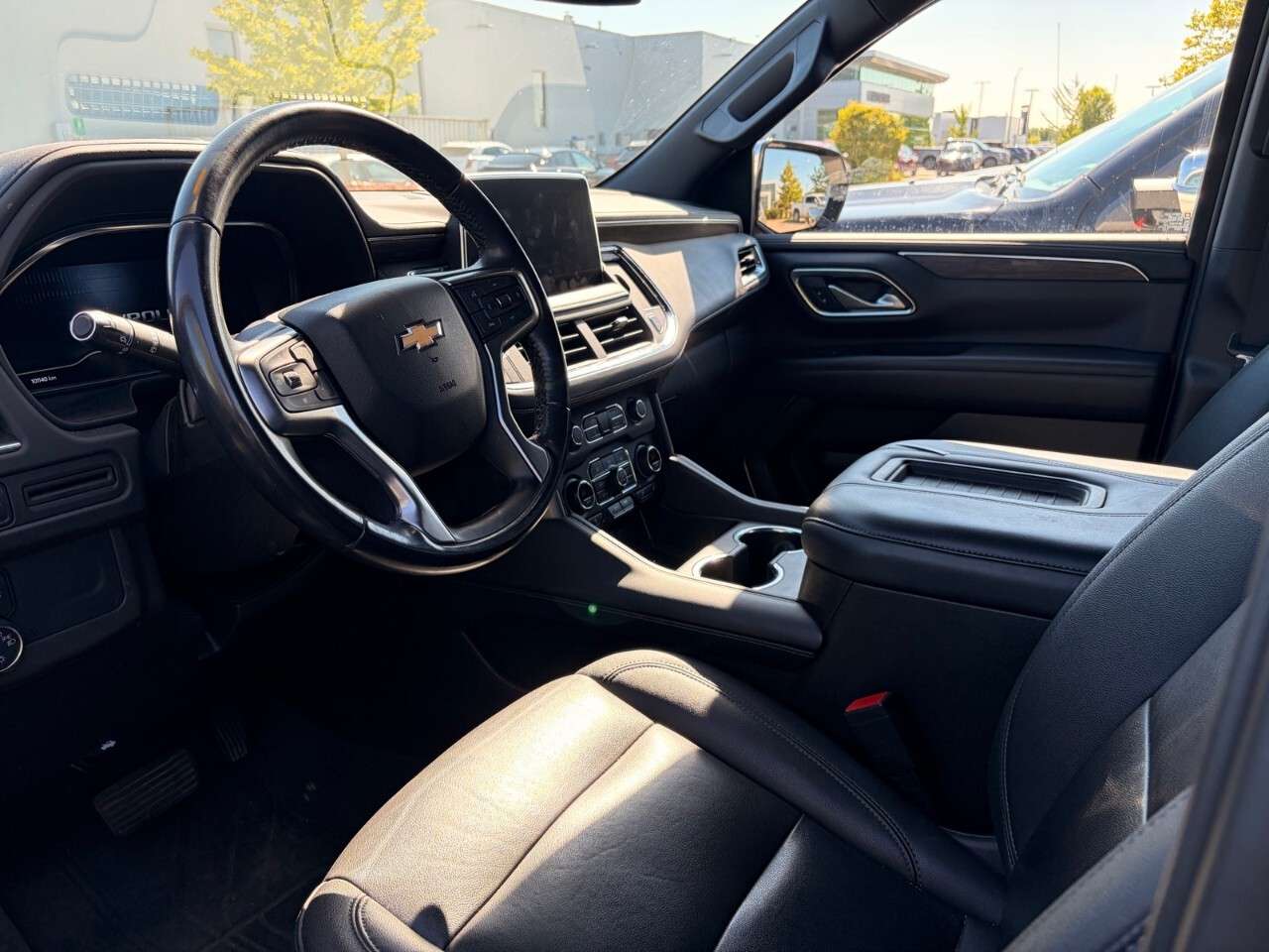 2022 Chevrolet Suburban 4WD 4dr LT — снимка 1