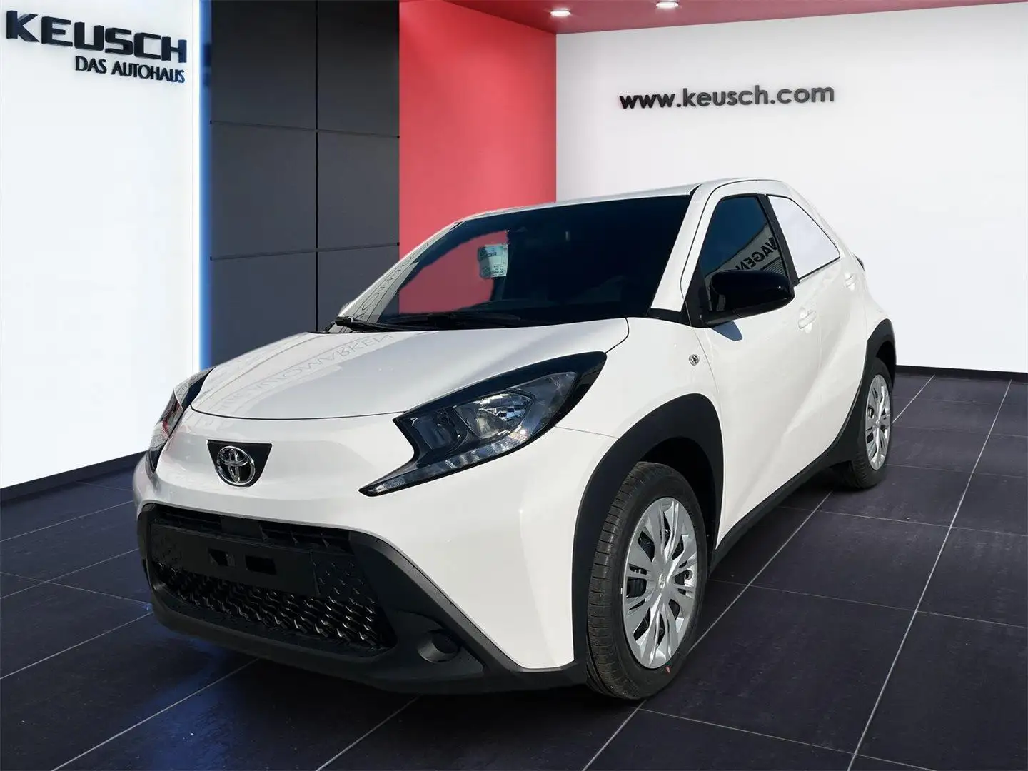 Toyota Aygo X AYGO X 1,0 l Play Fiskal LKW Weiß - 1