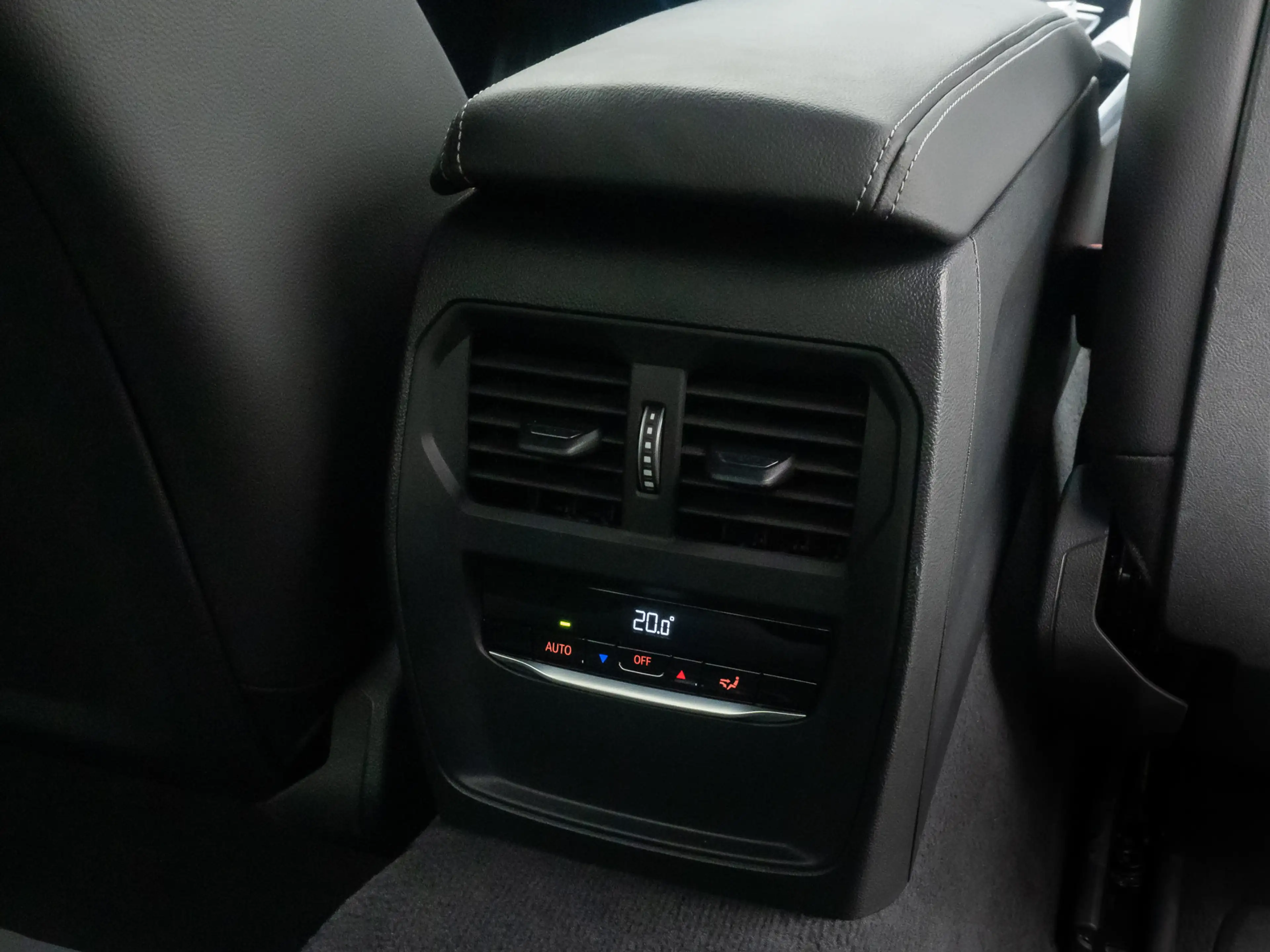 BMW 440 Coupé Laser HUD Kamera DAB Komfort 19 — photo 26