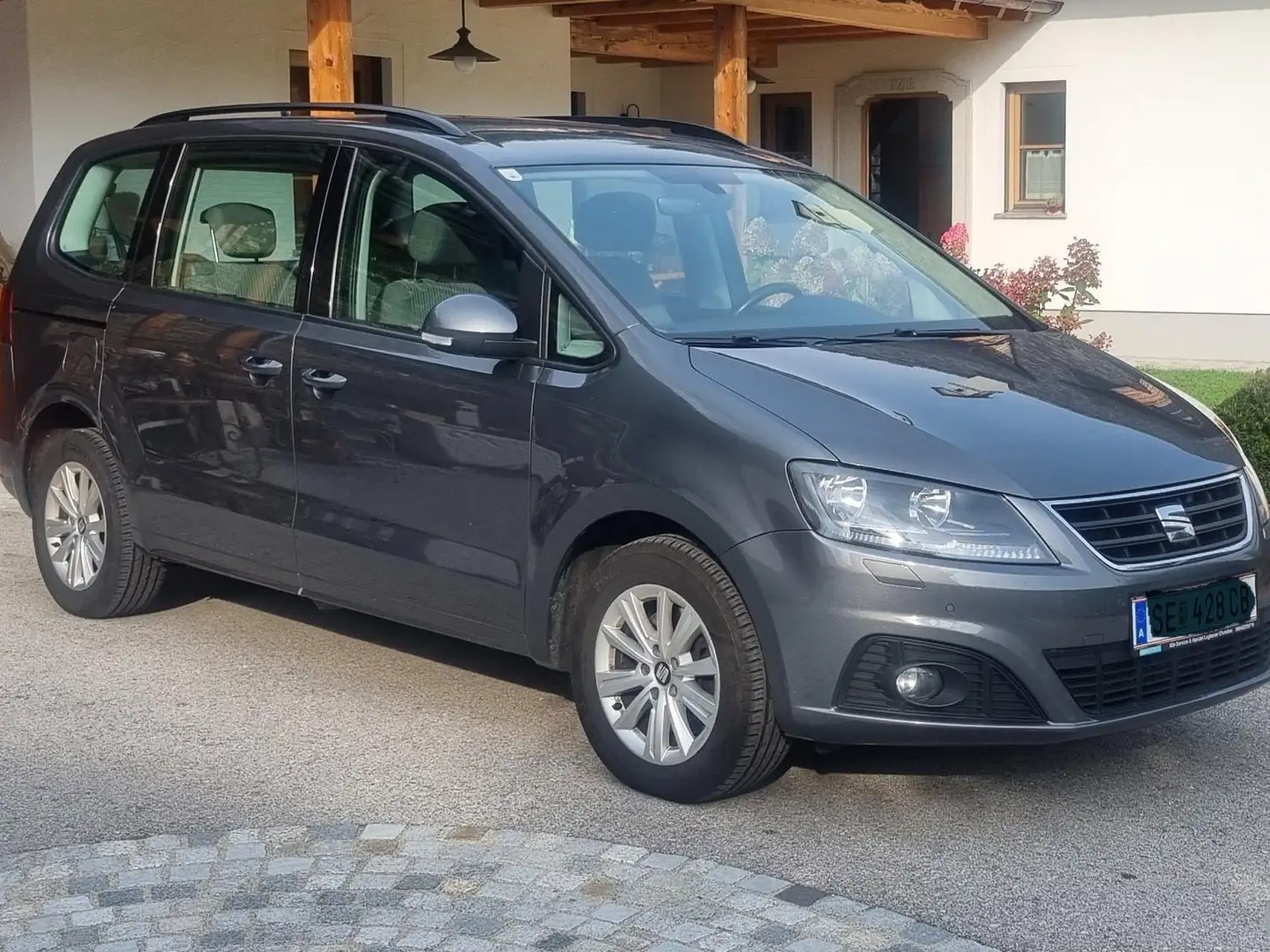 SEAT Alhambra Alhambra Executive  2,0 TDI  4WD Executive Plus Grau - 2