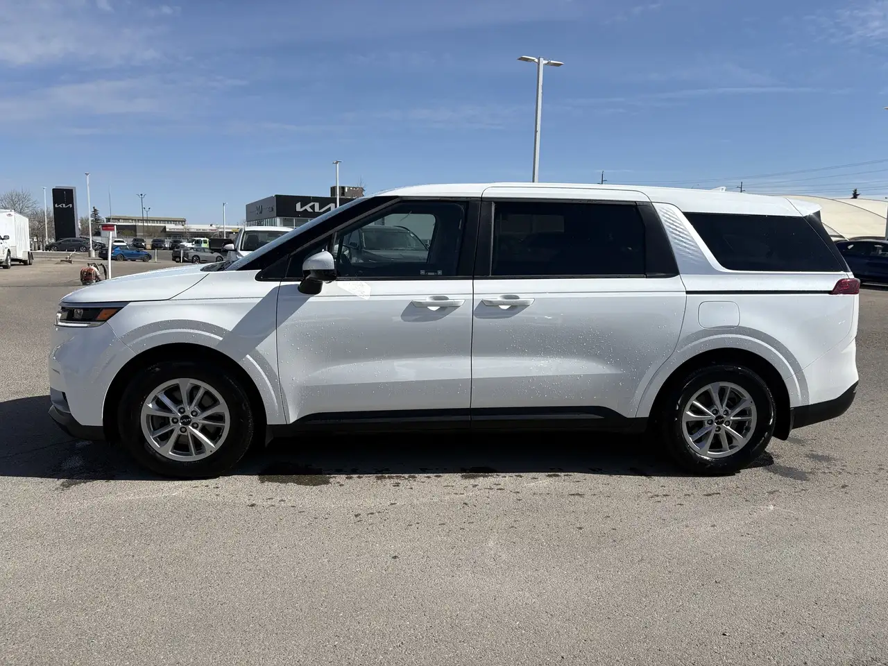 Kia Carnival снимка Kia Carnival