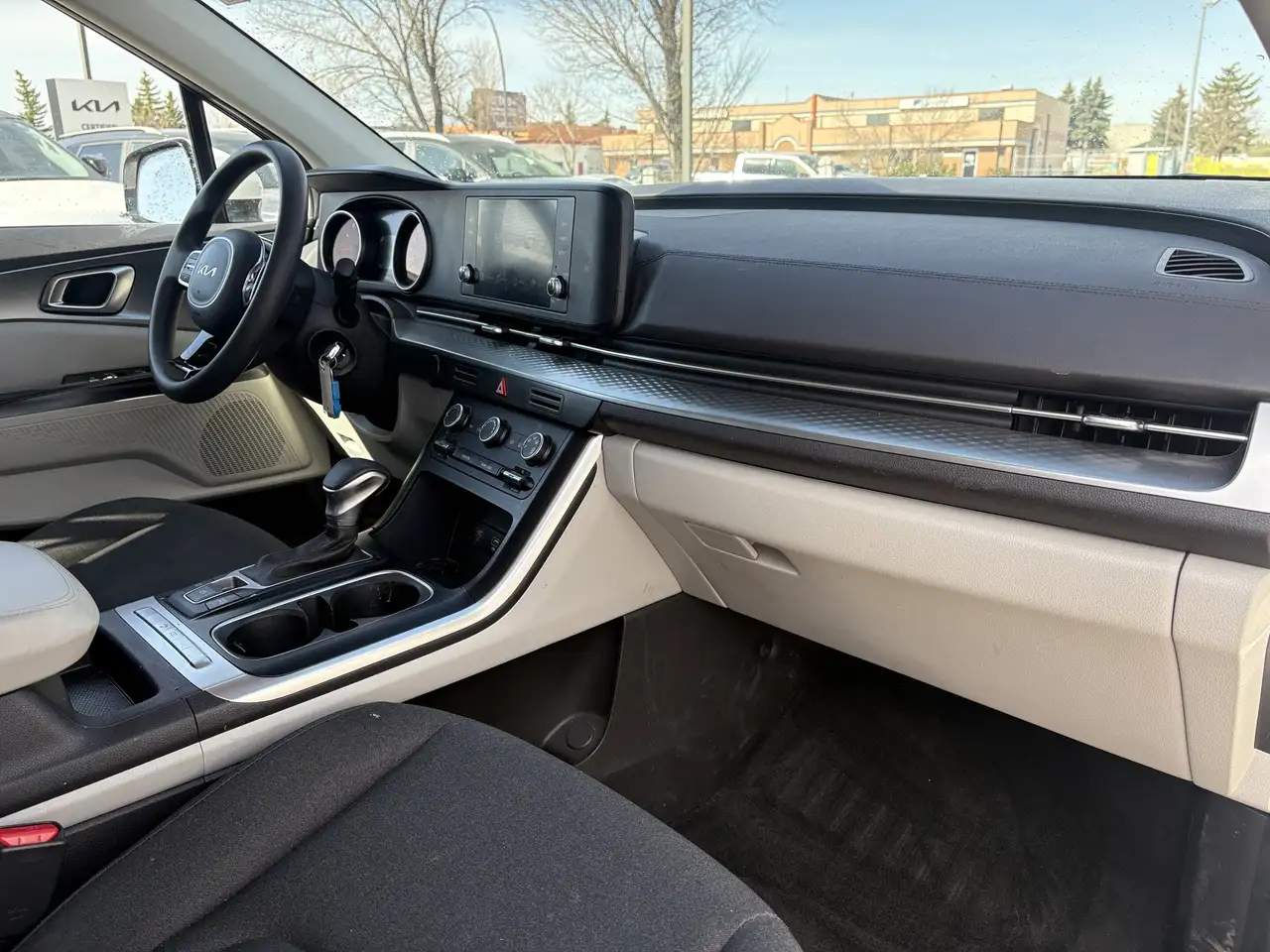 Kia Carnival снимка Kia Carnival