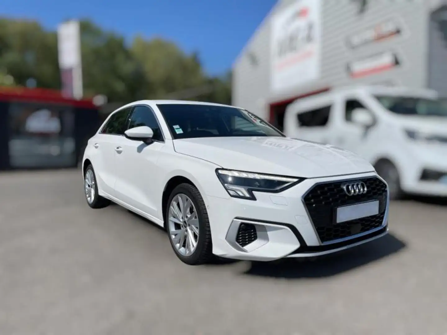 Audi A3 35 TFSI 150ch Mild Hybrid Design Luxe S tronic 7 - 1