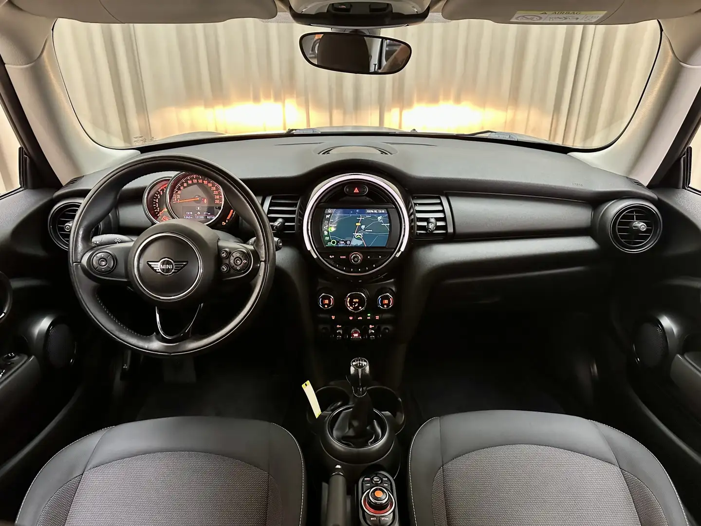 MINI One Mini 1.5 *Nardo Grey* Dealer Onderhouden / Navigat Grijs - 2