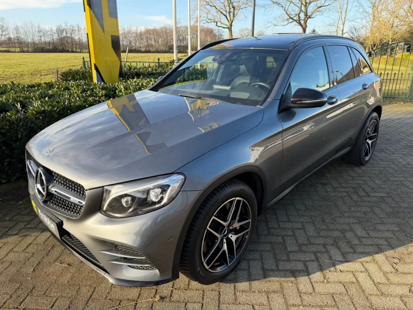 Mercedes-Benz 250D 4Matic AMG / Pano / Burmester Gris - 1