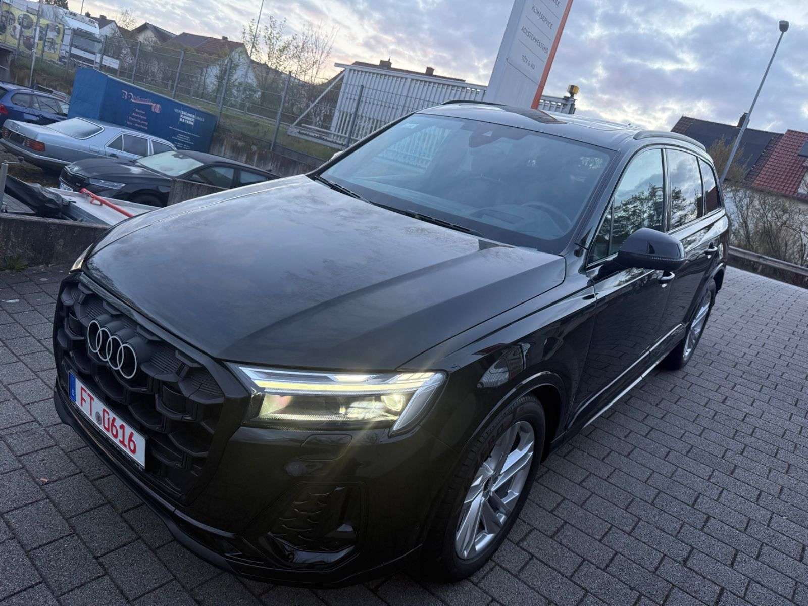 Second hand Audi Q7 3.0