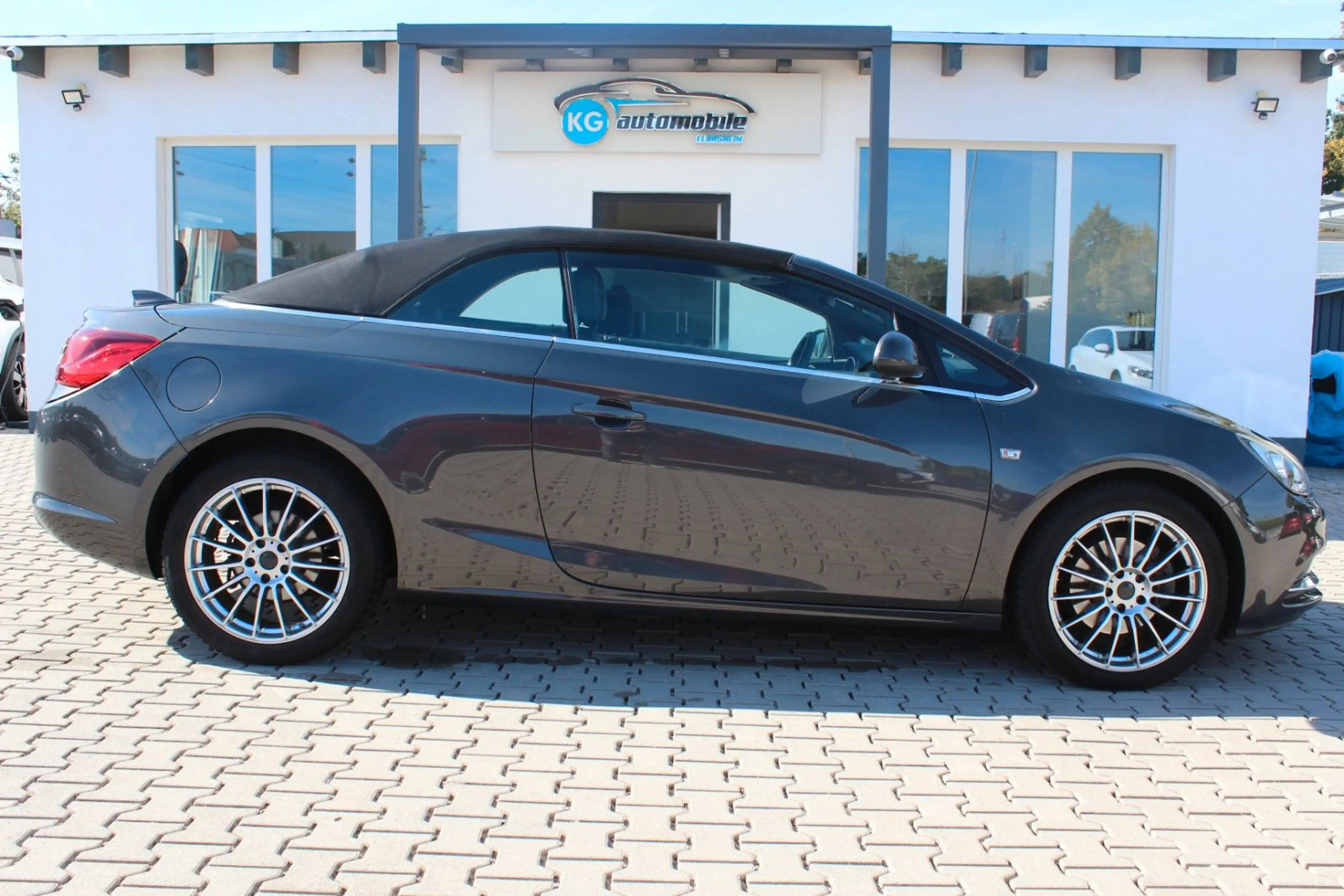 Opel Cascada 2.0 Cabrio Navi Sitzhzg Temp. R.Kamera — photo 6