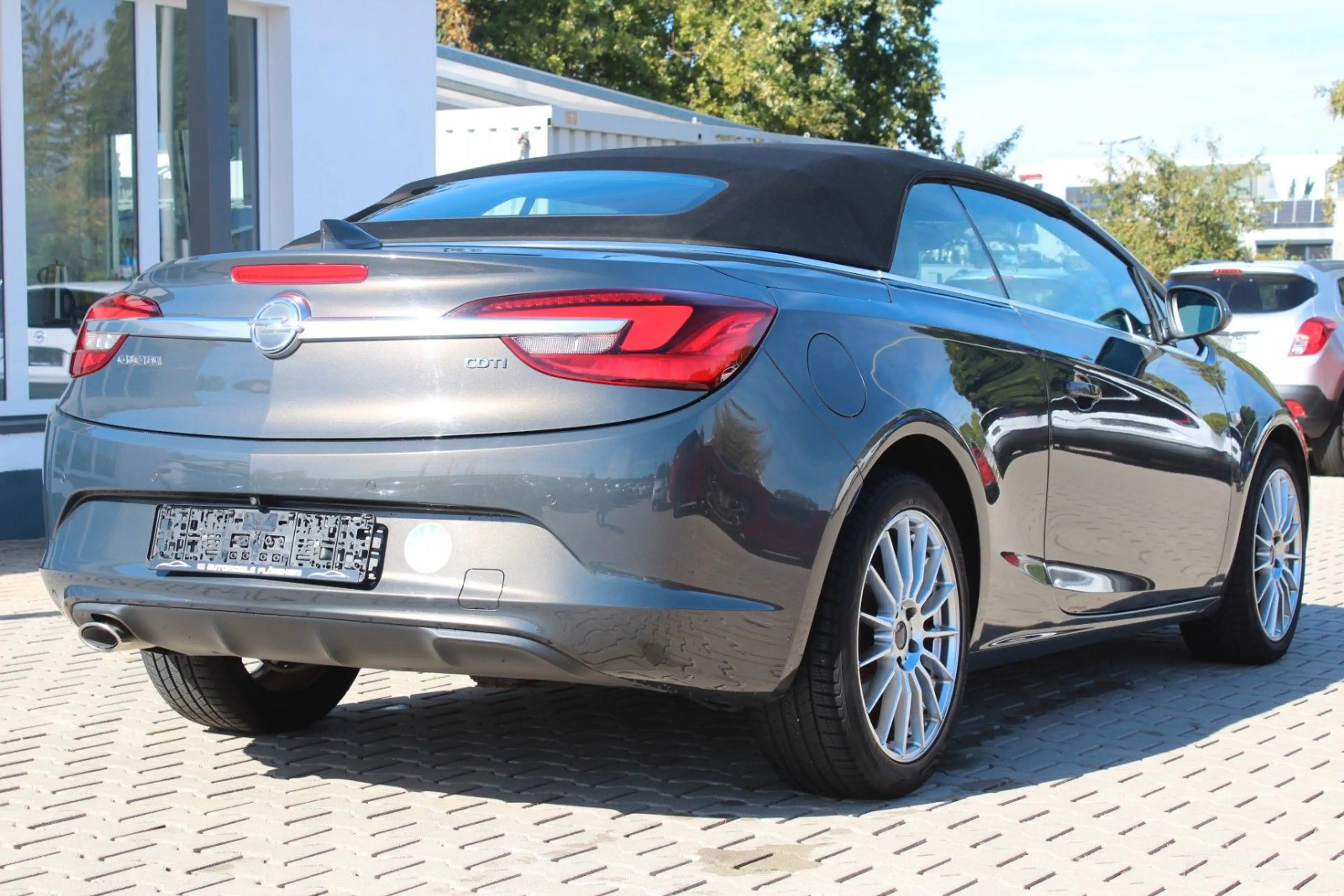 Opel Cascada 2.0 Cabrio Navi Sitzhzg Temp. R.Kamera — photo 7
