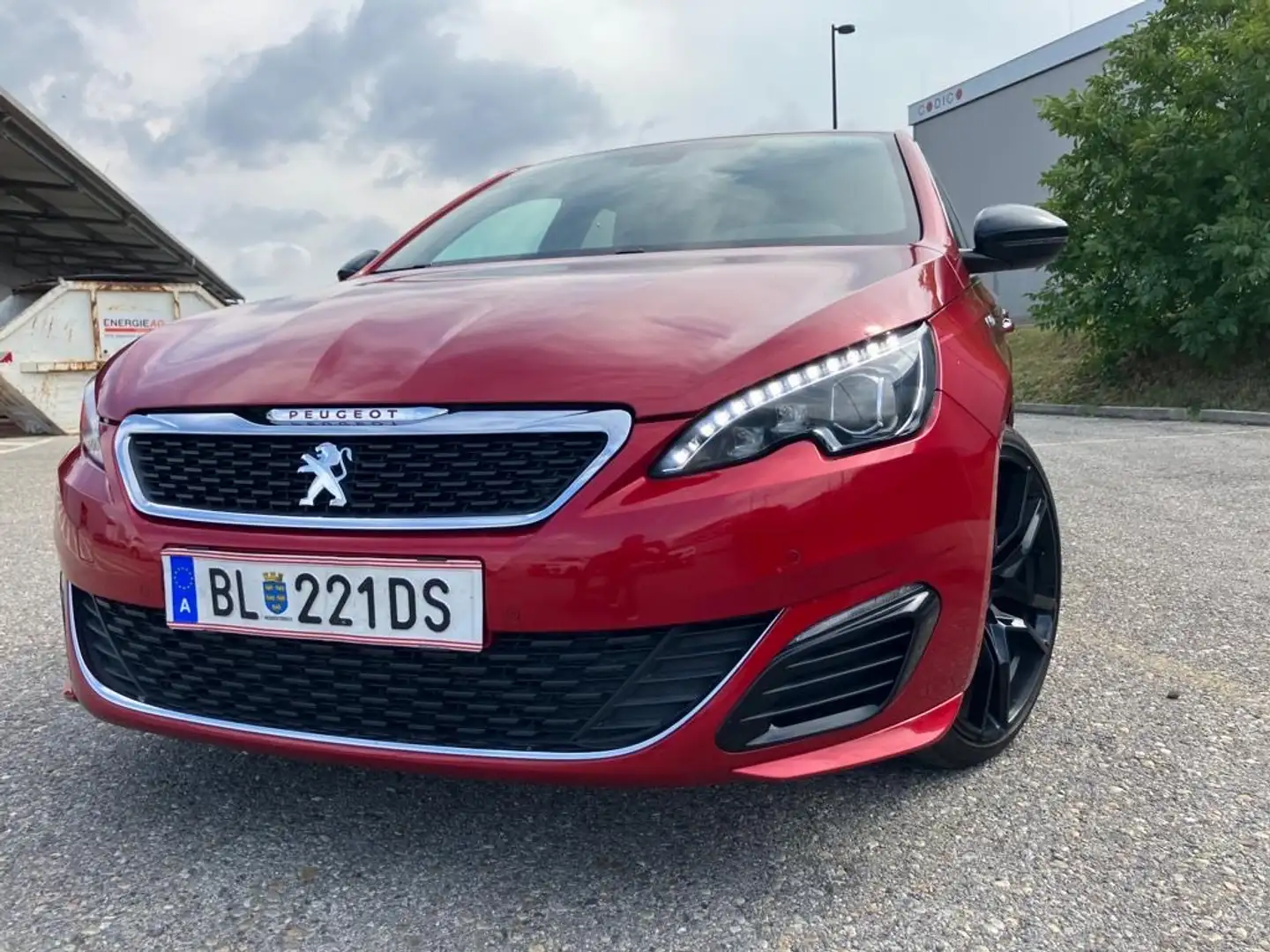 Peugeot 308 1,6 e-THP 270 GTi by Sport - 1