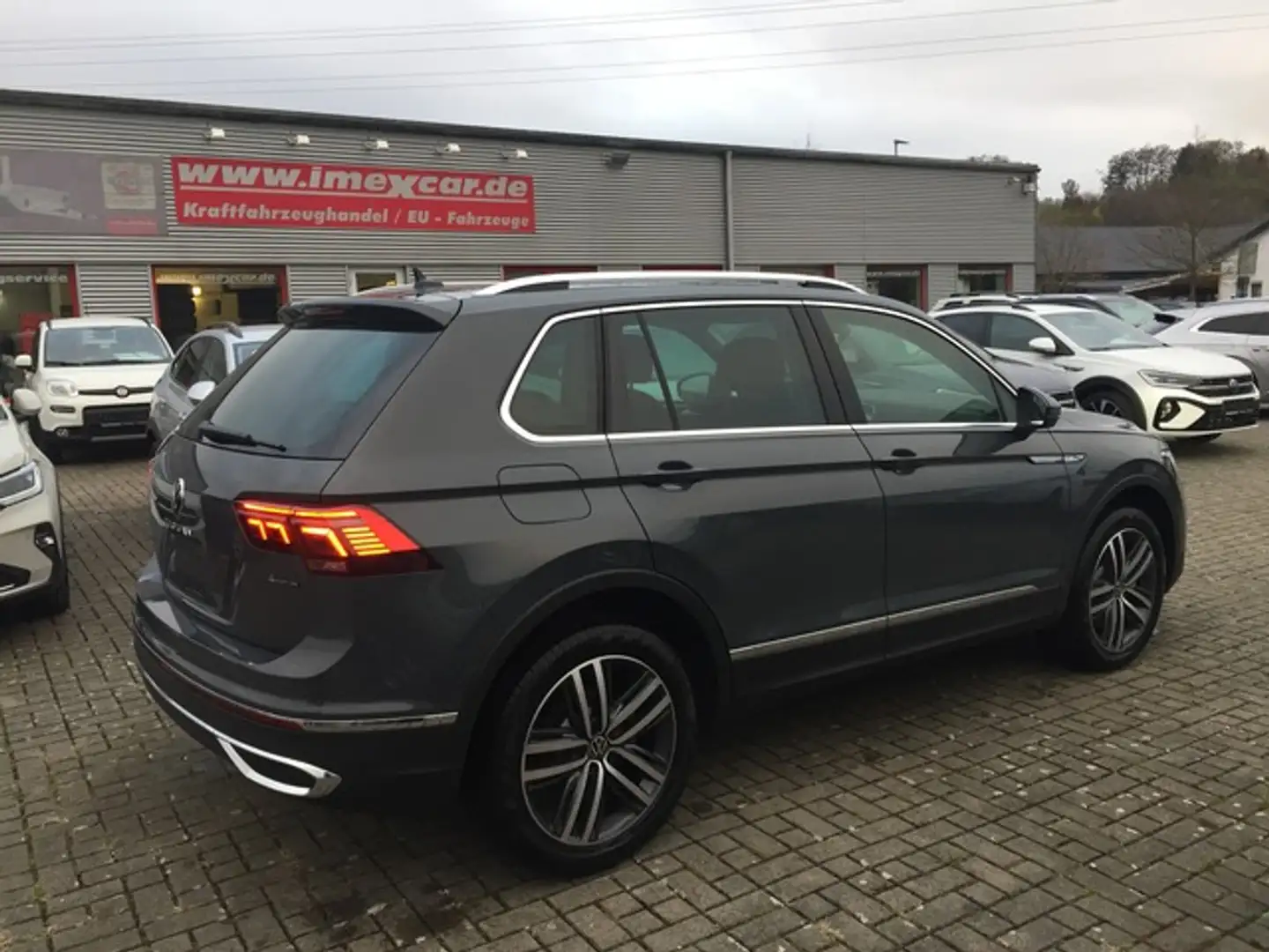 Volkswagen Tiguan 2,0 TDI DSG 147 KW Elegance Plus + LED + Navi + Ka Gris - 1