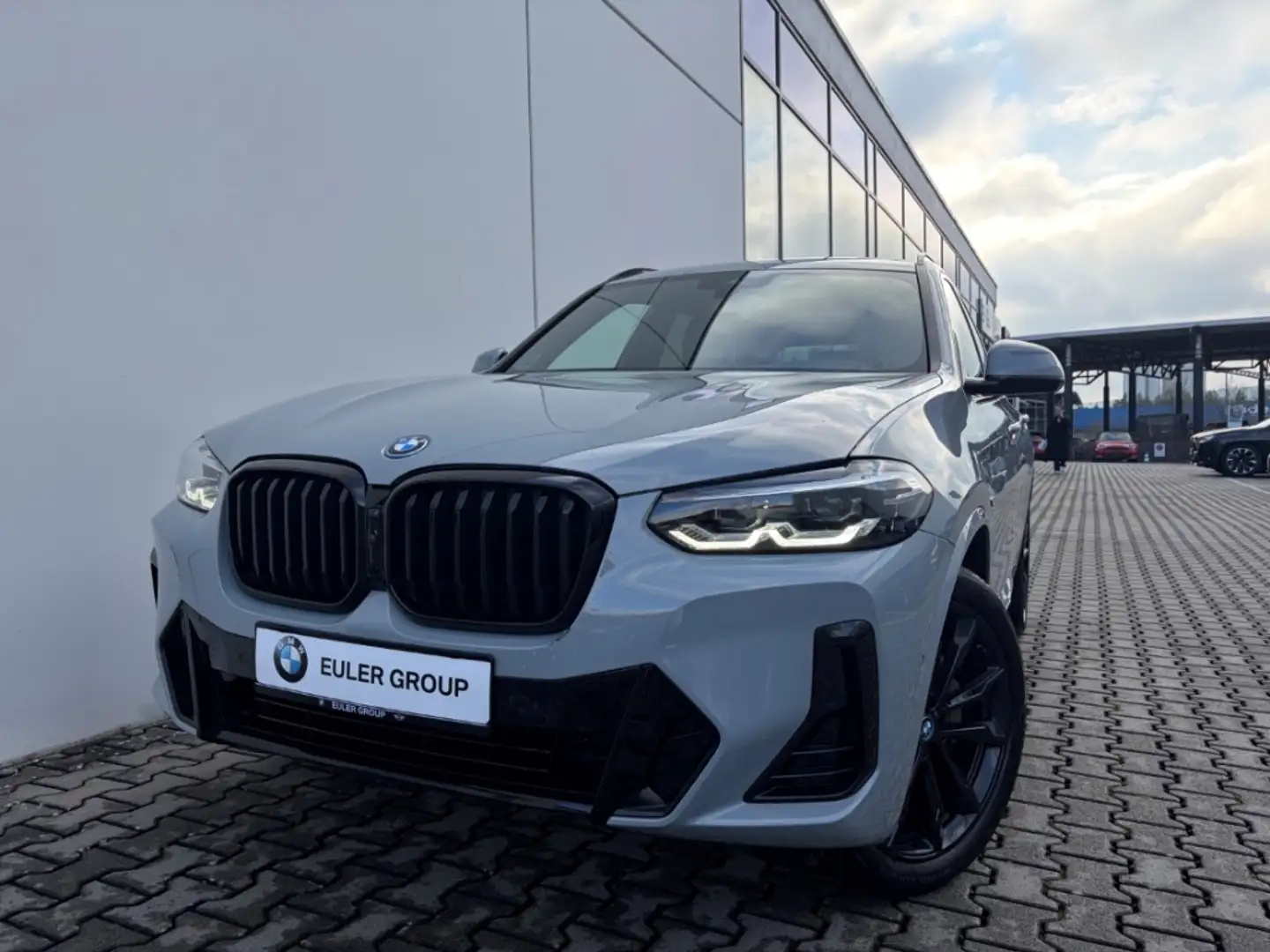 BMW X3 xDrive 30e Sportpaket Navi Digitales Cockpit Sound Grau - 1