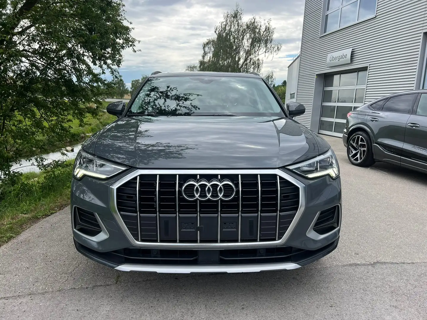 Audi Q3 35 TDI advanced exterieur Grau - 2