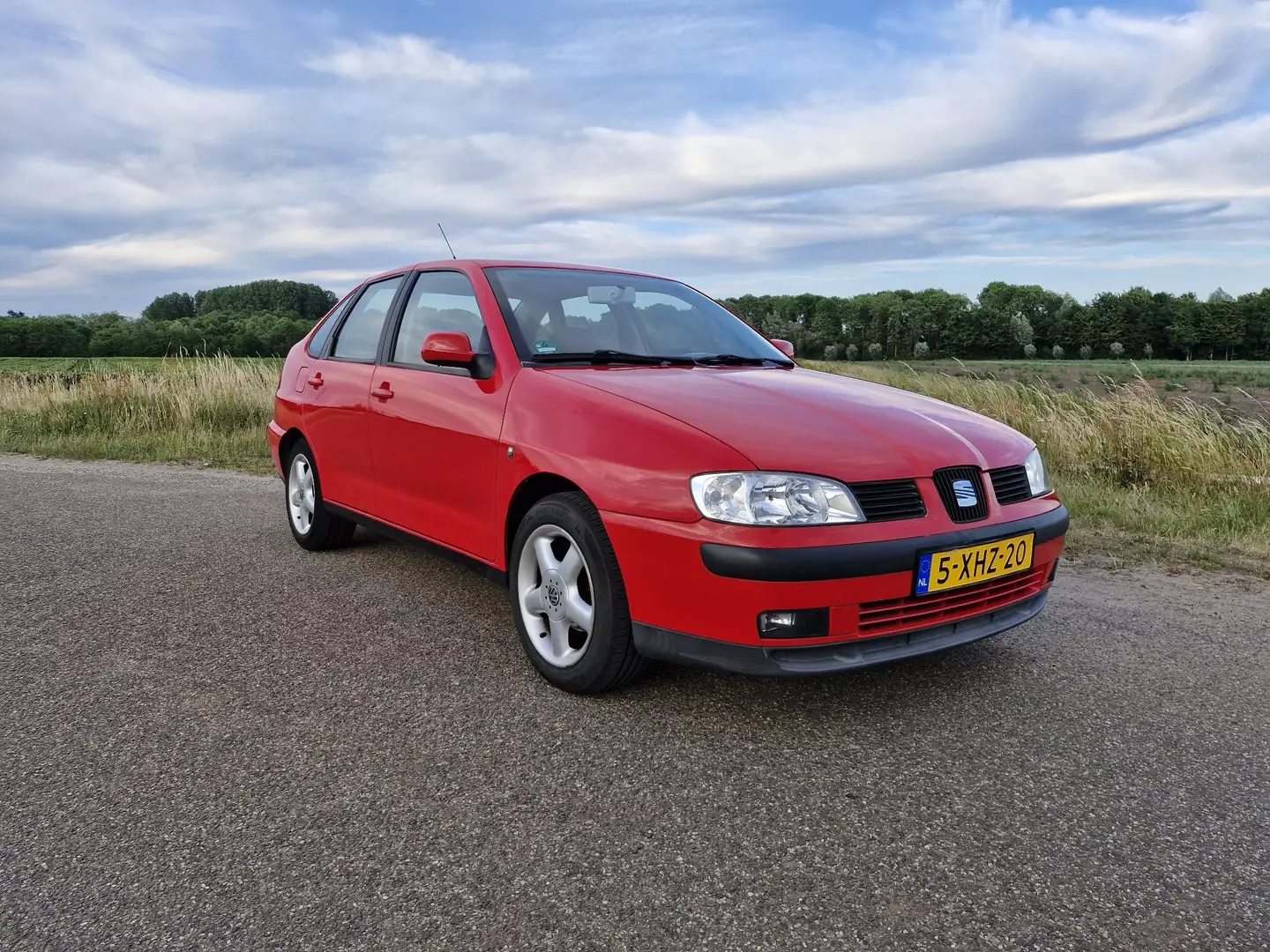 SEAT Cordoba 1.4-16V Rood - 1