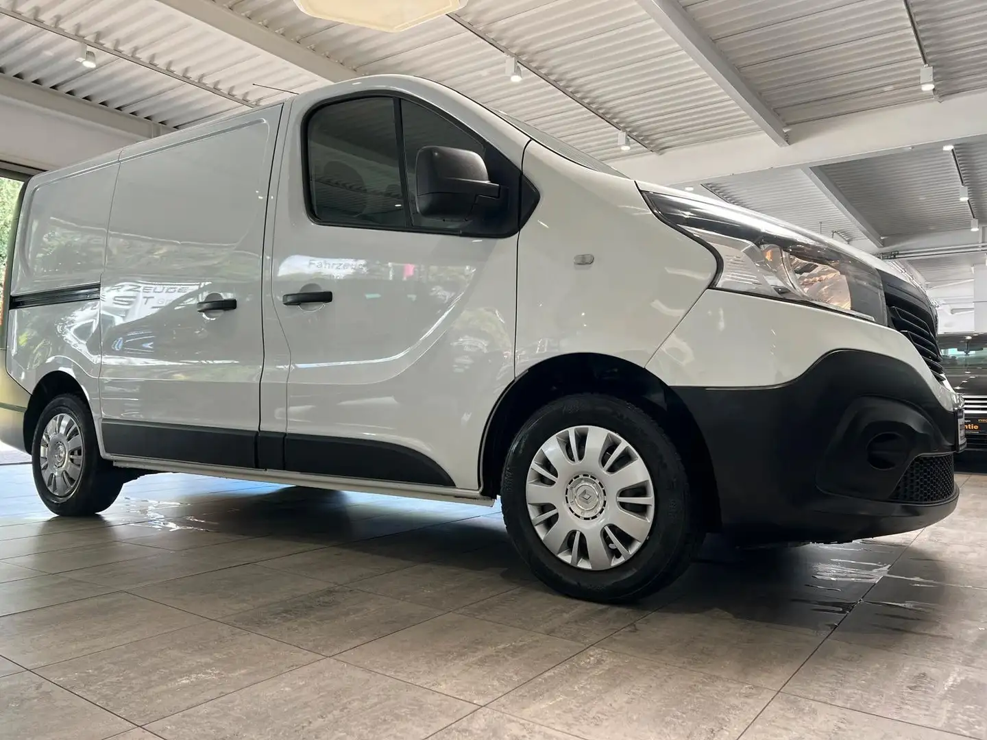 Renault Trafic 1,6 dCi Kastenwagen L1-H1*Garantie*Klima* White - 1