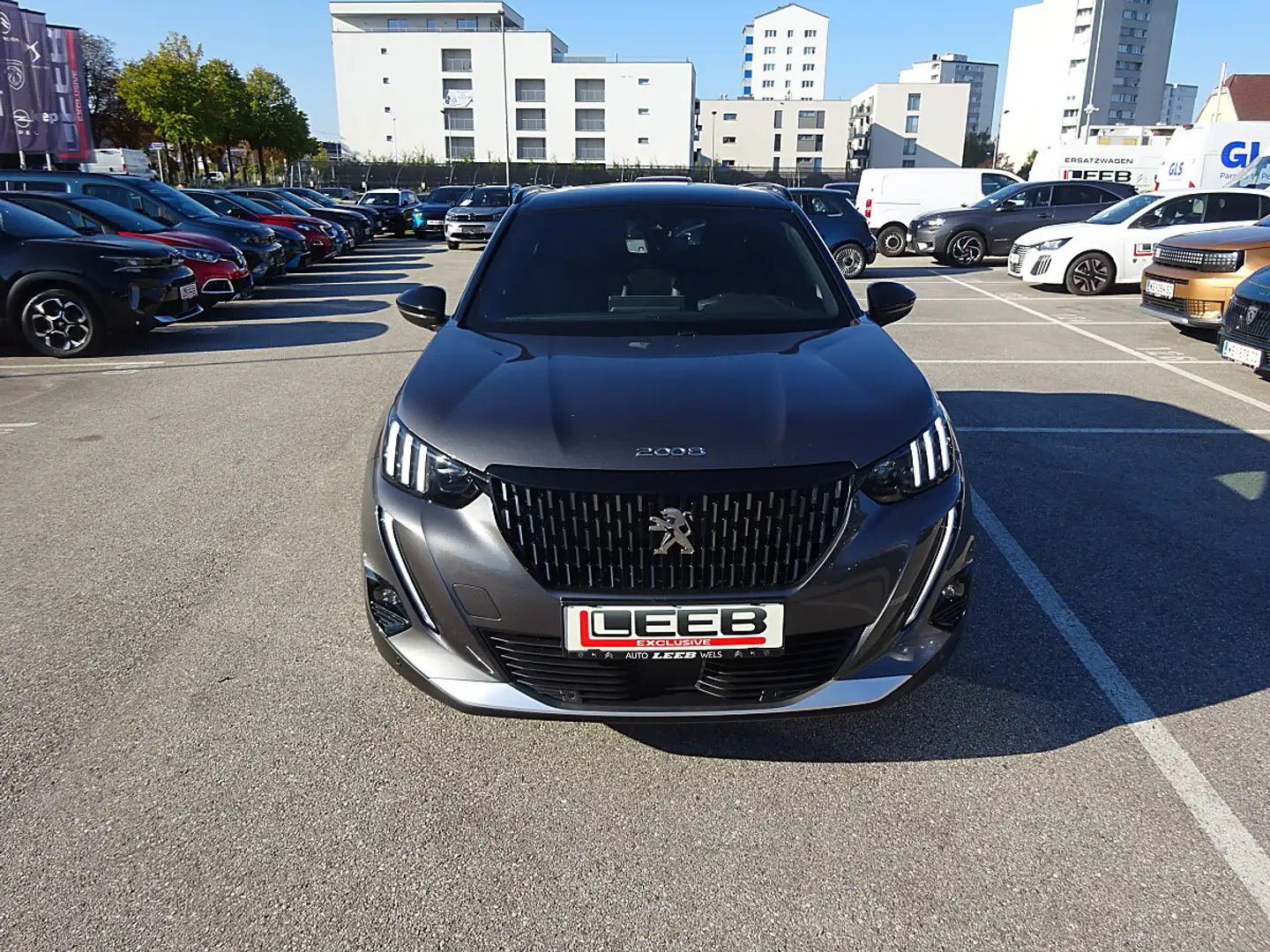 Peugeot 2008 BlueHDi 130 S&S GT EAT8 Grau - 2