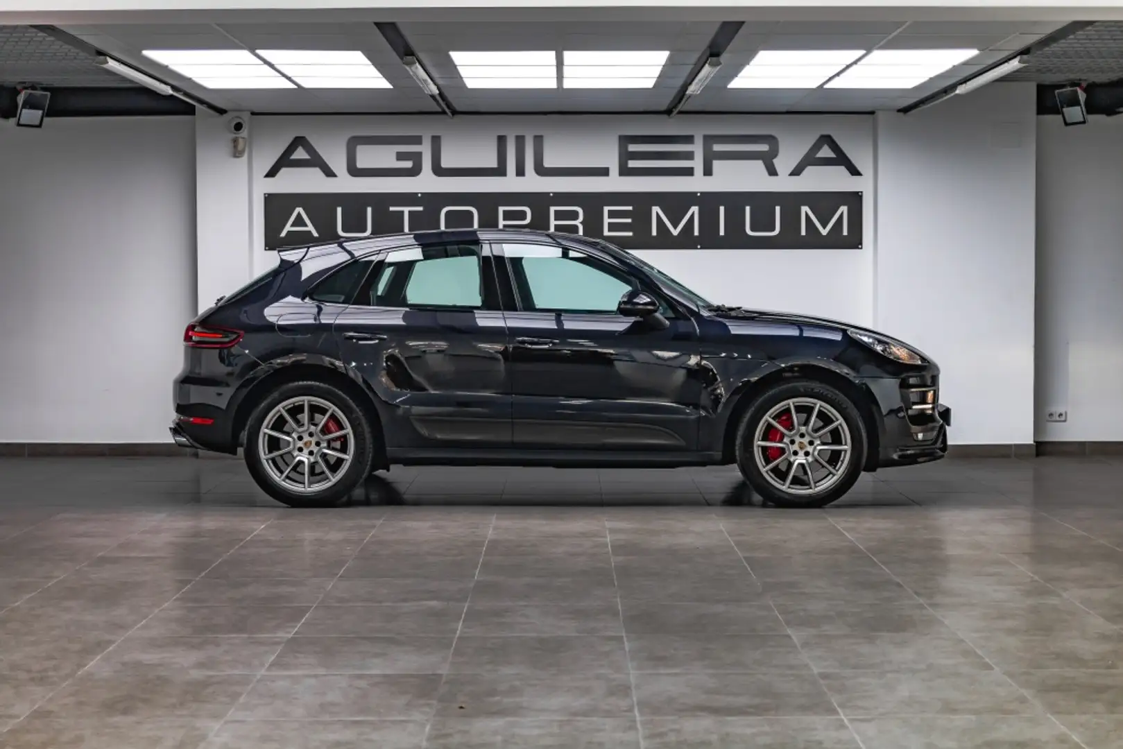Porsche Macan Turbo Aut. Negro - 2