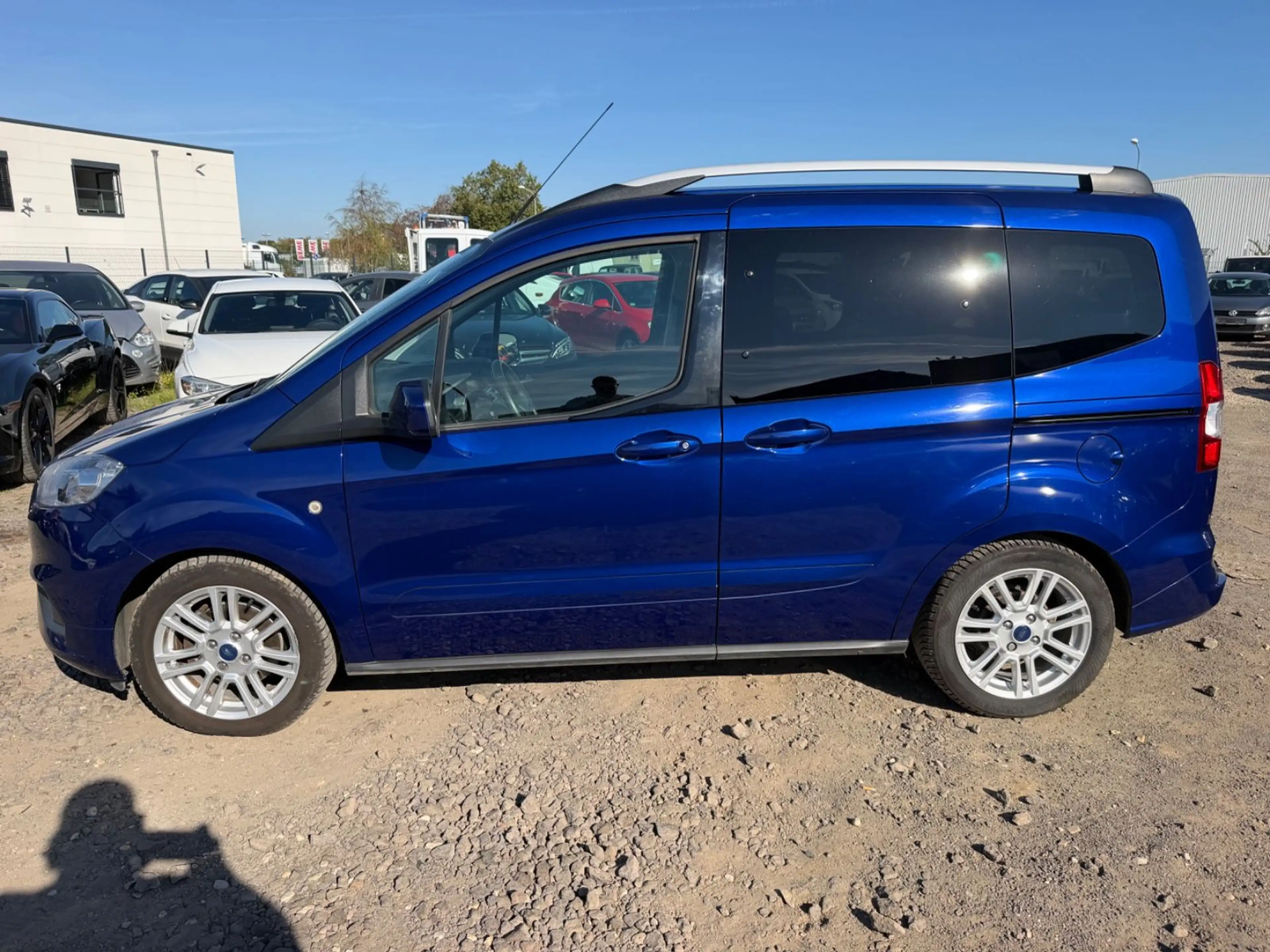 Ford Tourneo Courier Titanium — photo 8
