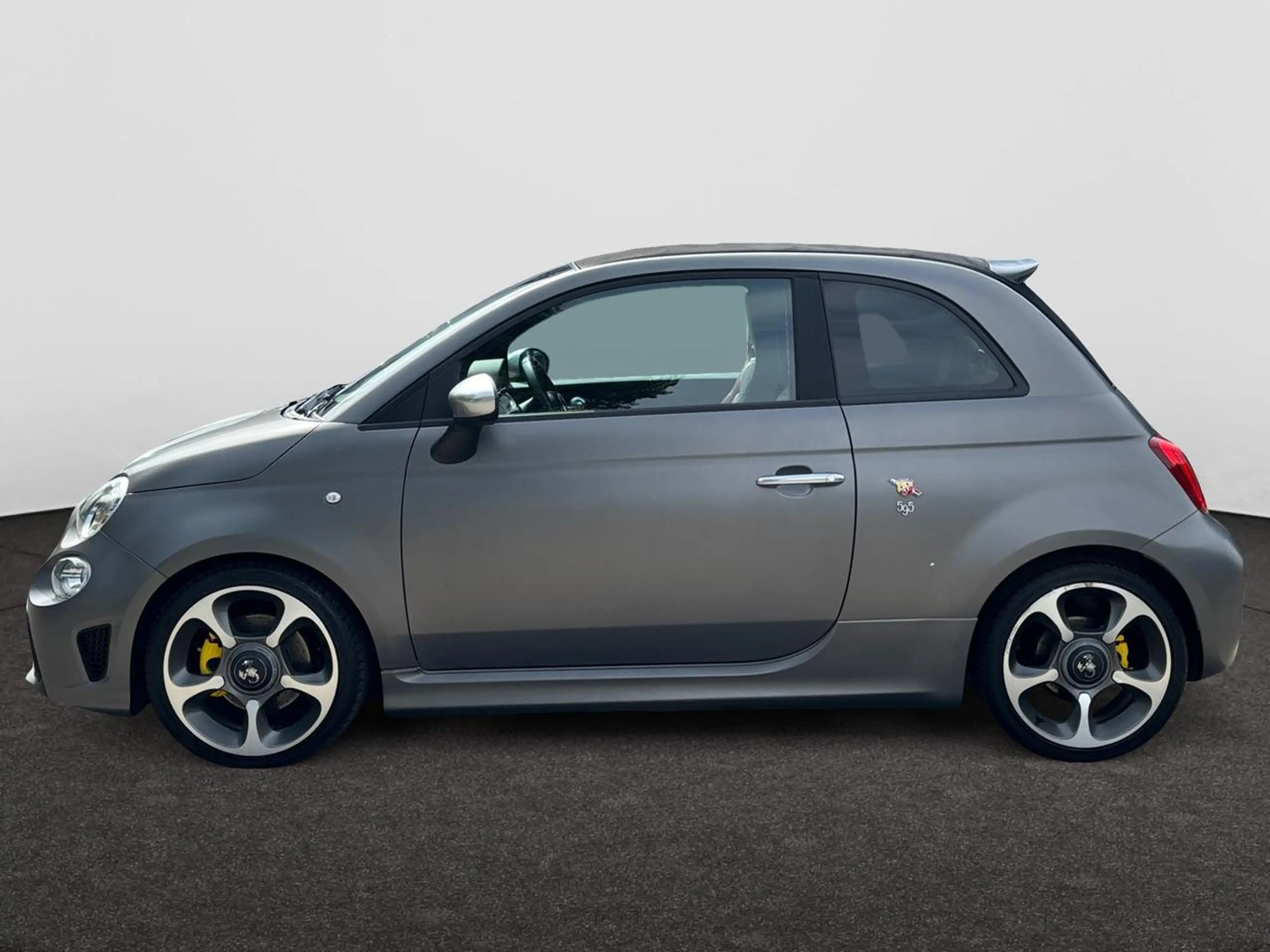 Abarth 595C 1.4 T-Jet Turismo Leder / GPS / Parkeersensoren achteraan — photo 2
